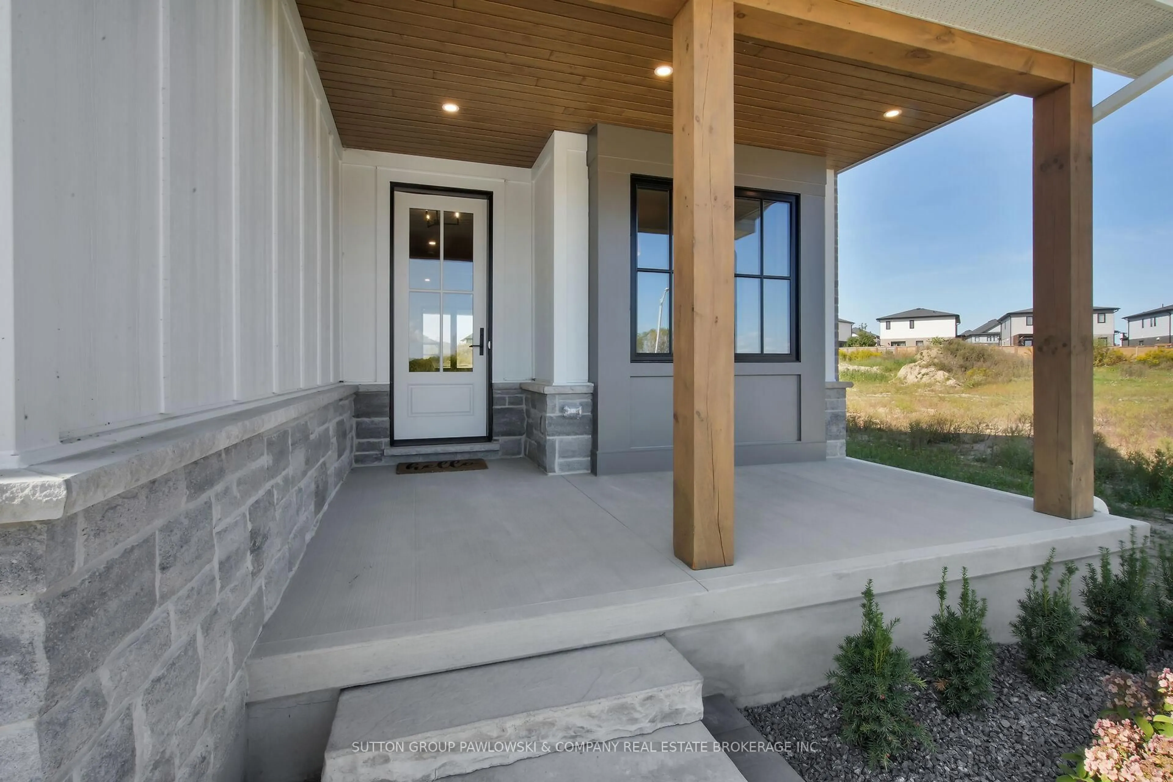 Indoor entryway for 44 Benner Blvd #Lot #68, Middlesex Centre Ontario N0L 1R0