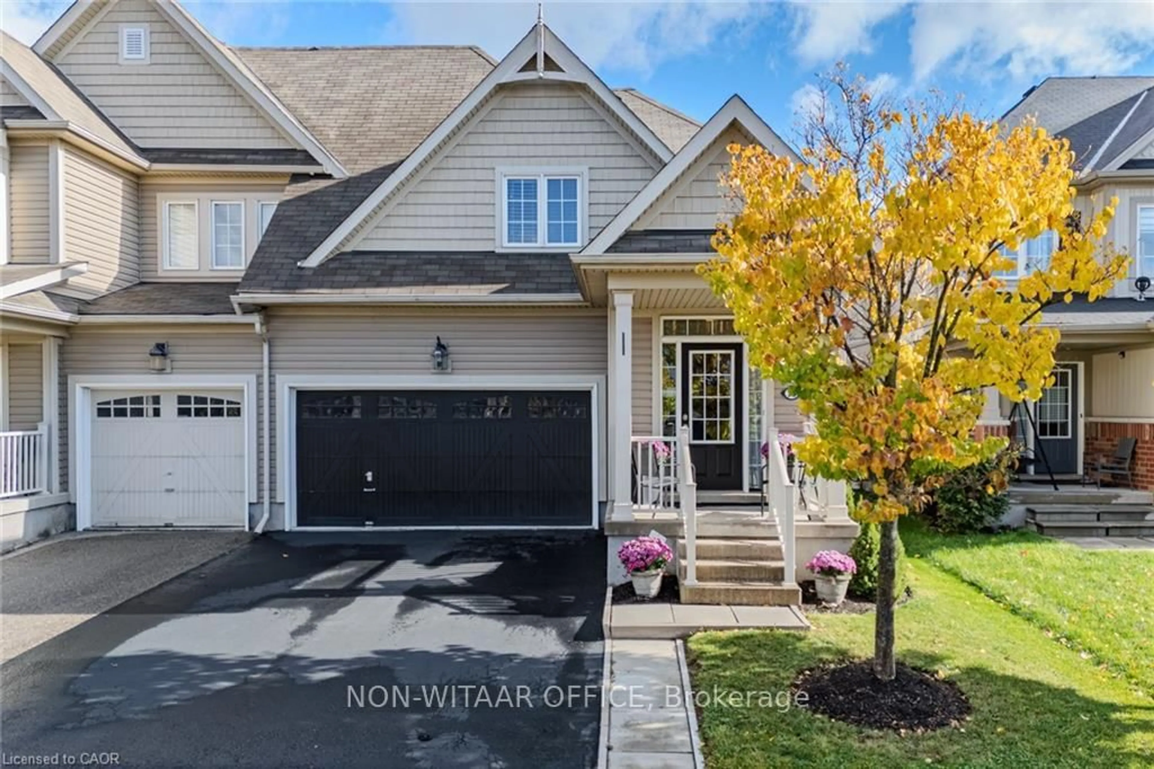 Home with vinyl exterior material, street for 73 English Lane, Brantford Ontario N3T 0G9