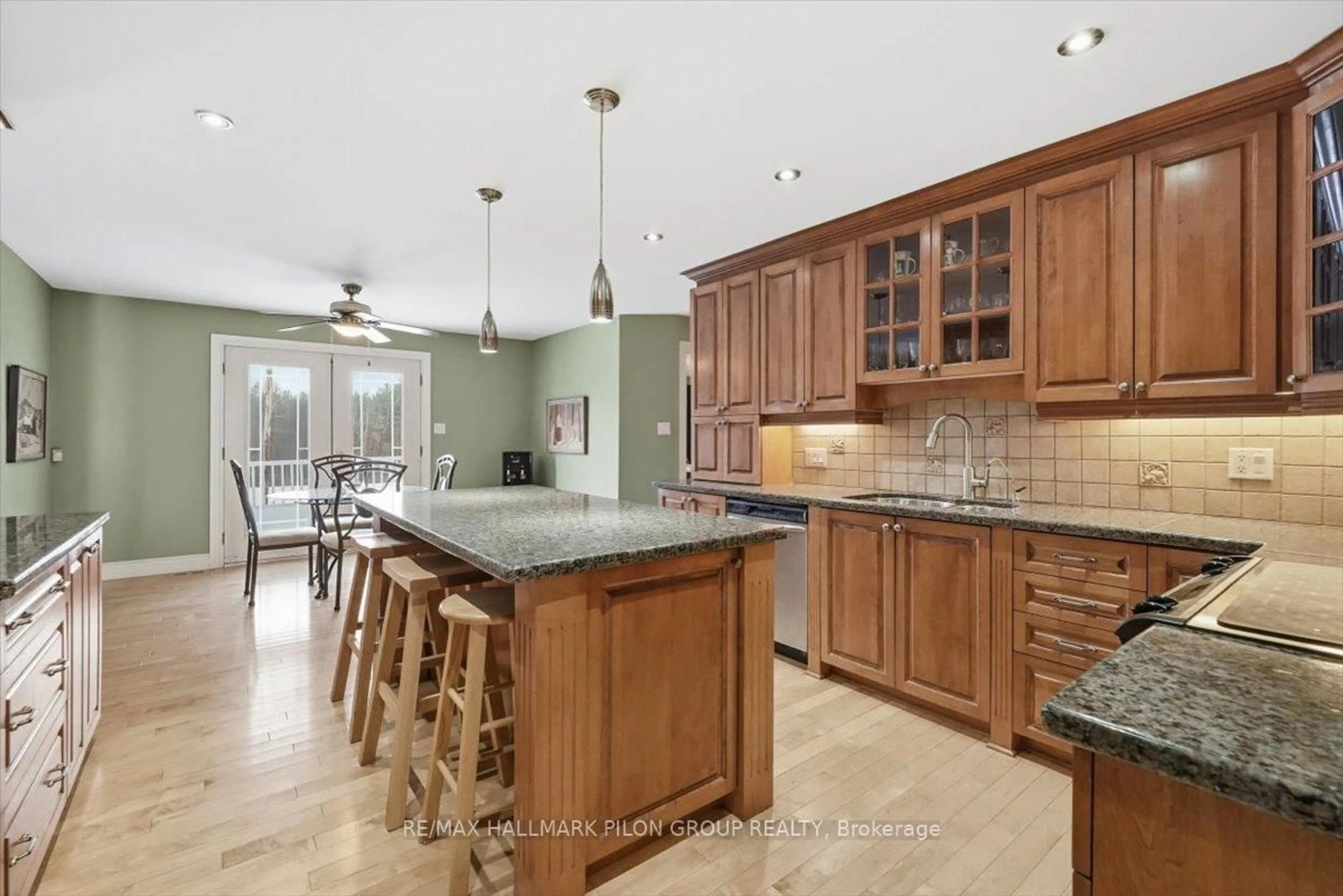 Open concept kitchen, ceramic/tile floor for 180 Sophie St, Clarence-Rockland Ontario K4K 1K7