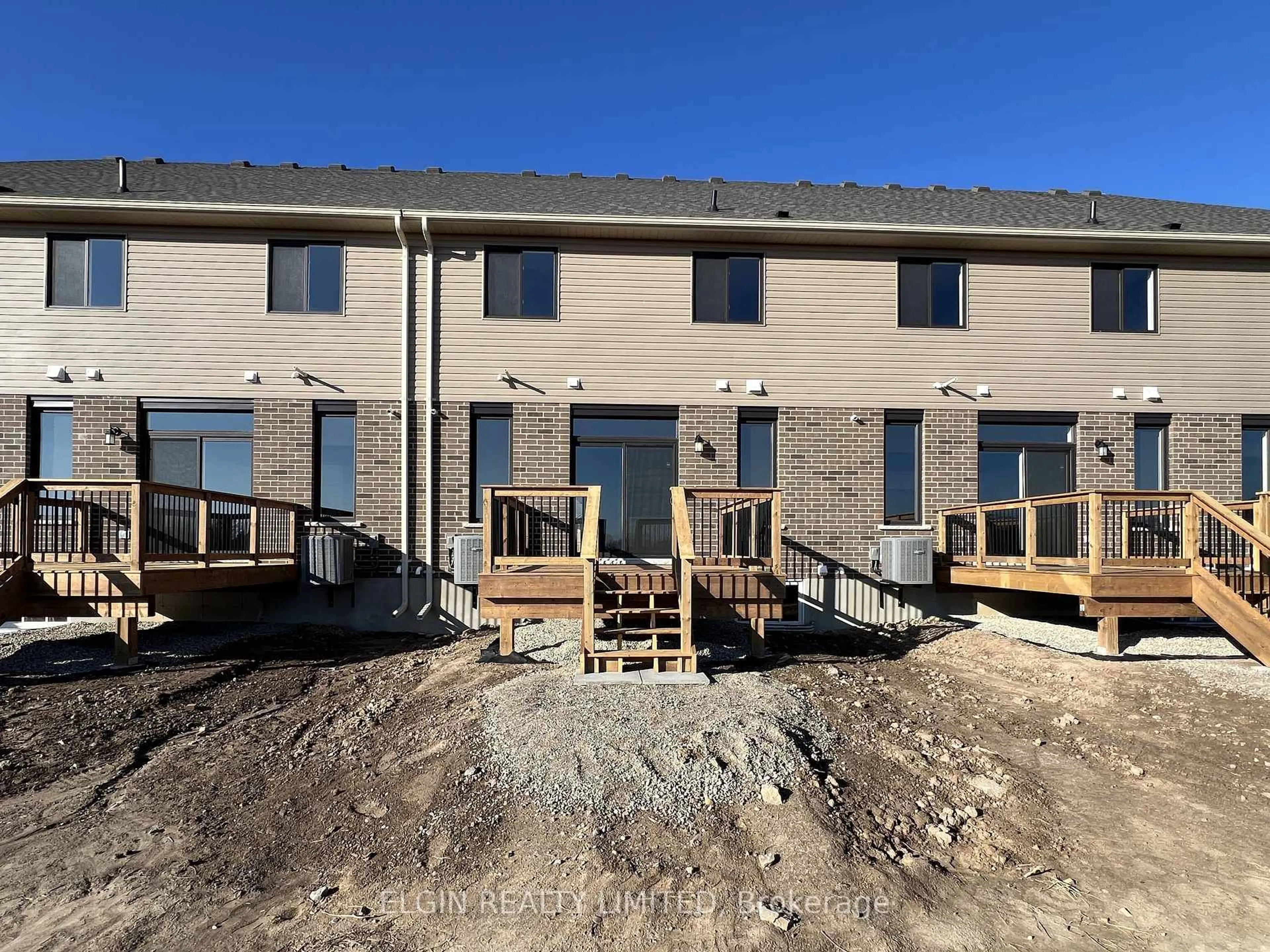 Patio, building for 73 Braun Ave, Tillsonburg Ontario N4G 0K4