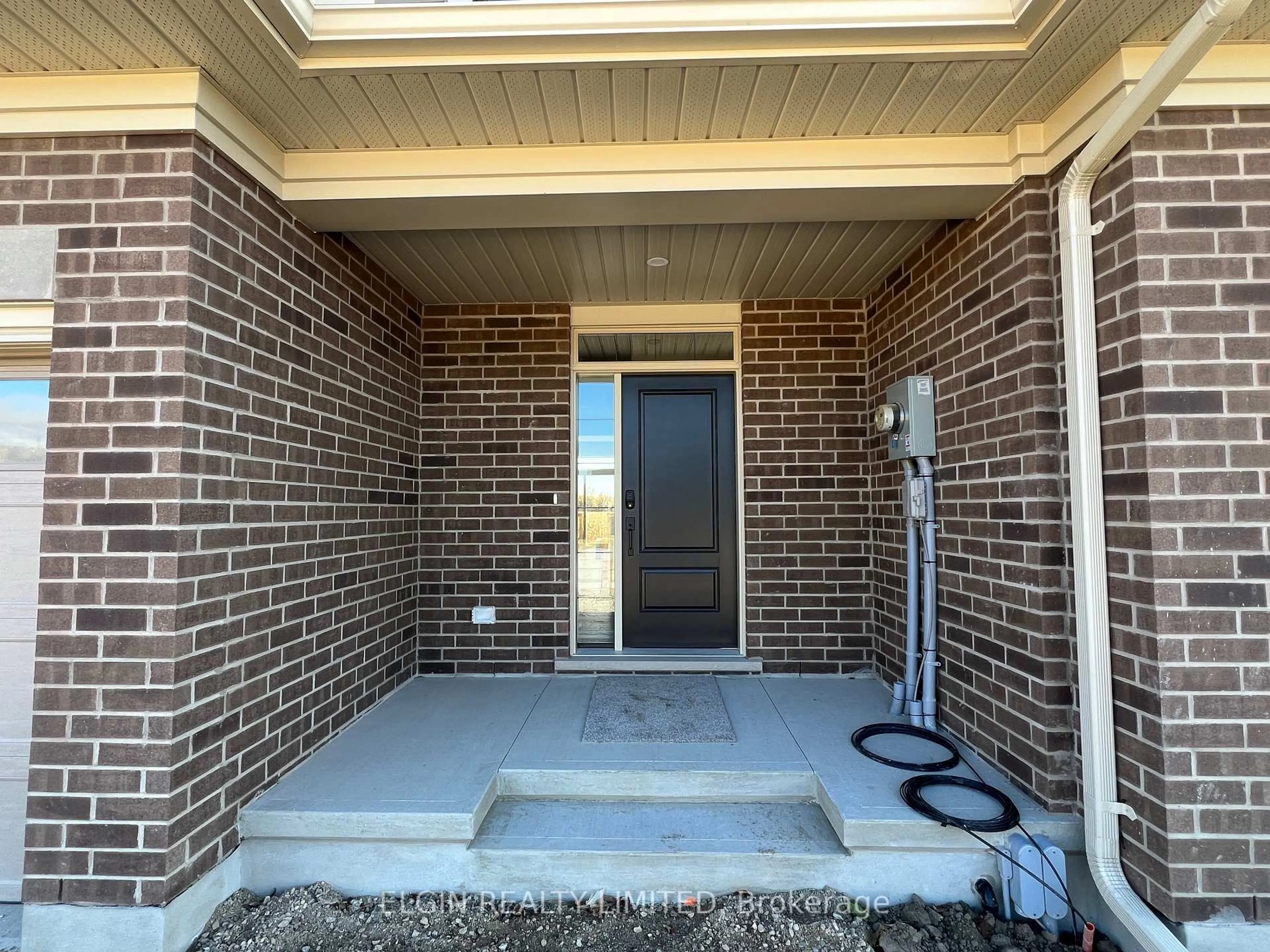 Indoor entryway for 75 Braun Ave, Tillsonburg Ontario N4G 0K4