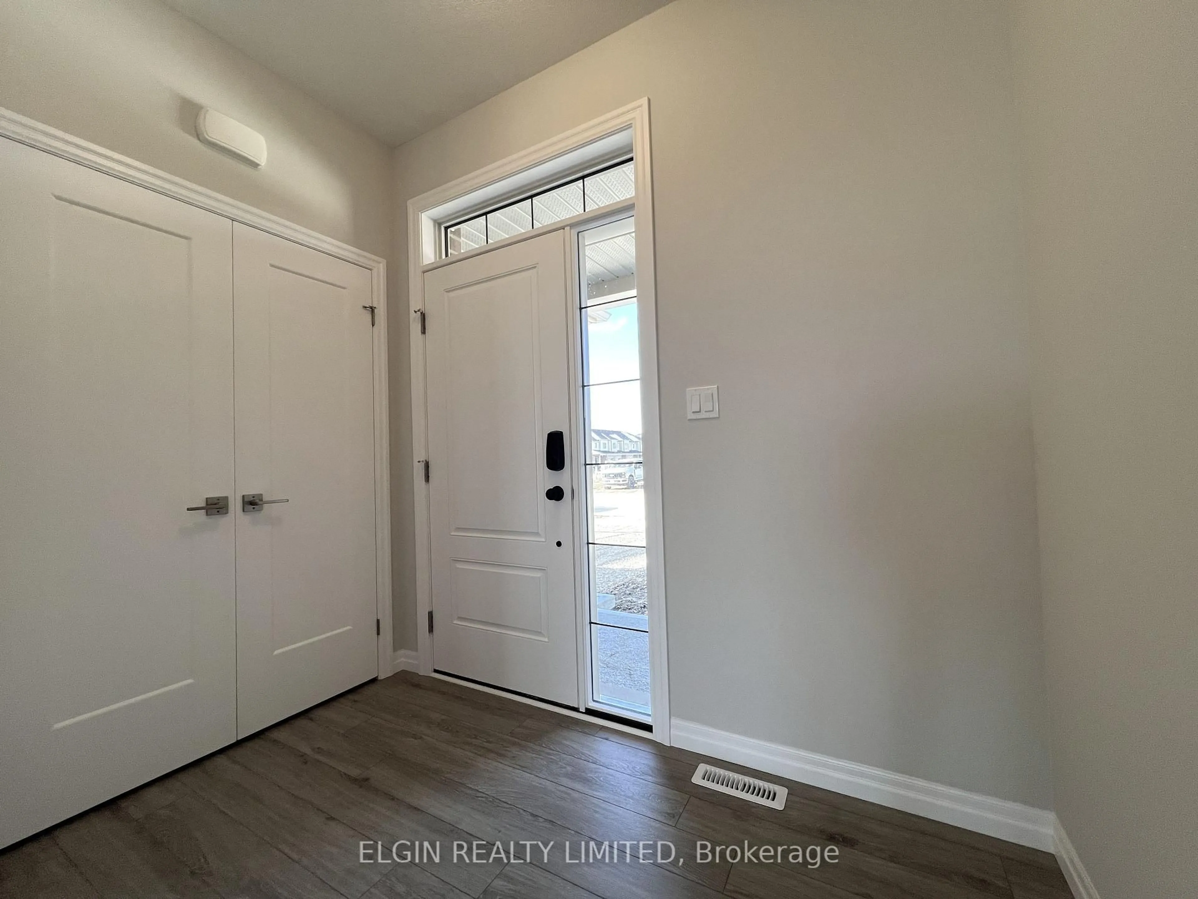 Indoor entryway for 75 Braun Ave, Tillsonburg Ontario N4G 0K4