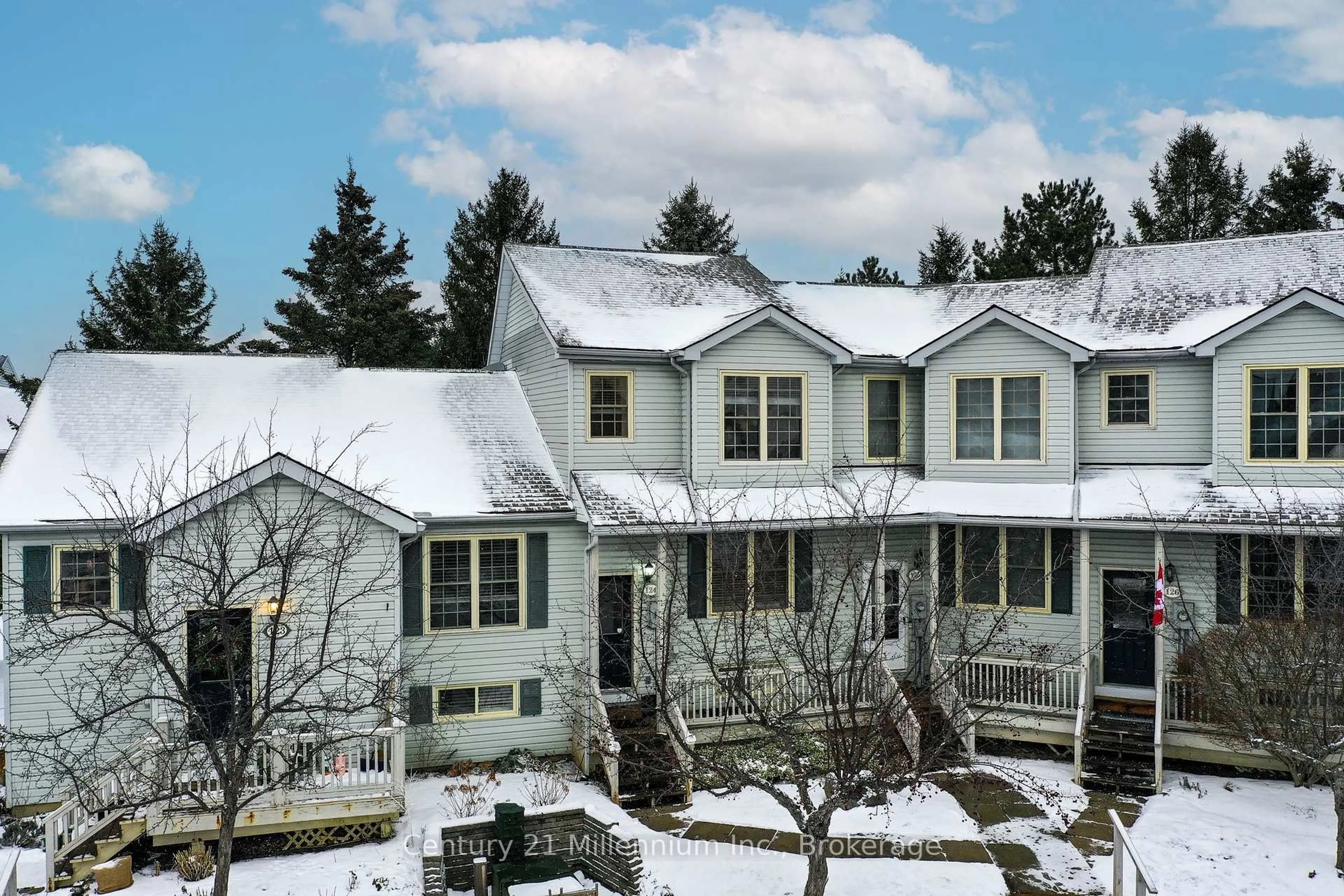 Home with vinyl exterior material, unknown for 150 Victoria St #124, Blue Mountains Ontario N0H 2P0