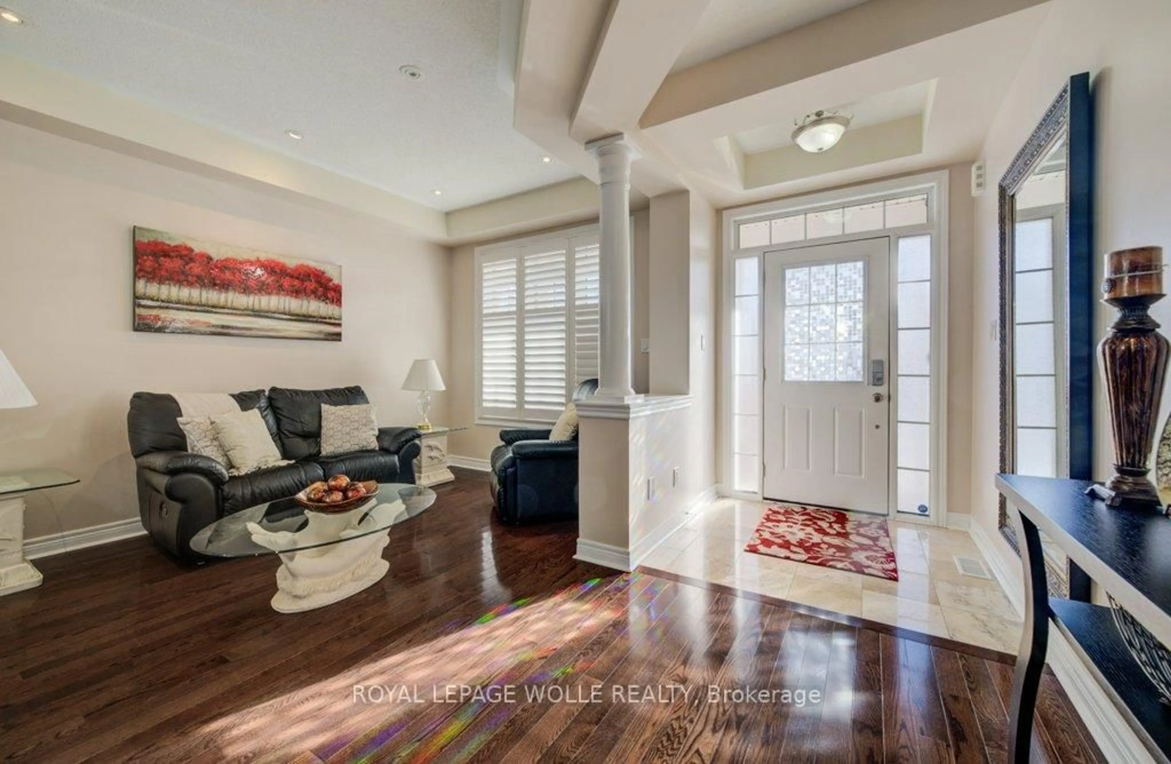 Indoor entryway for 538 Thomas Slee Dr, Kitchener Ontario N2P 2Y7