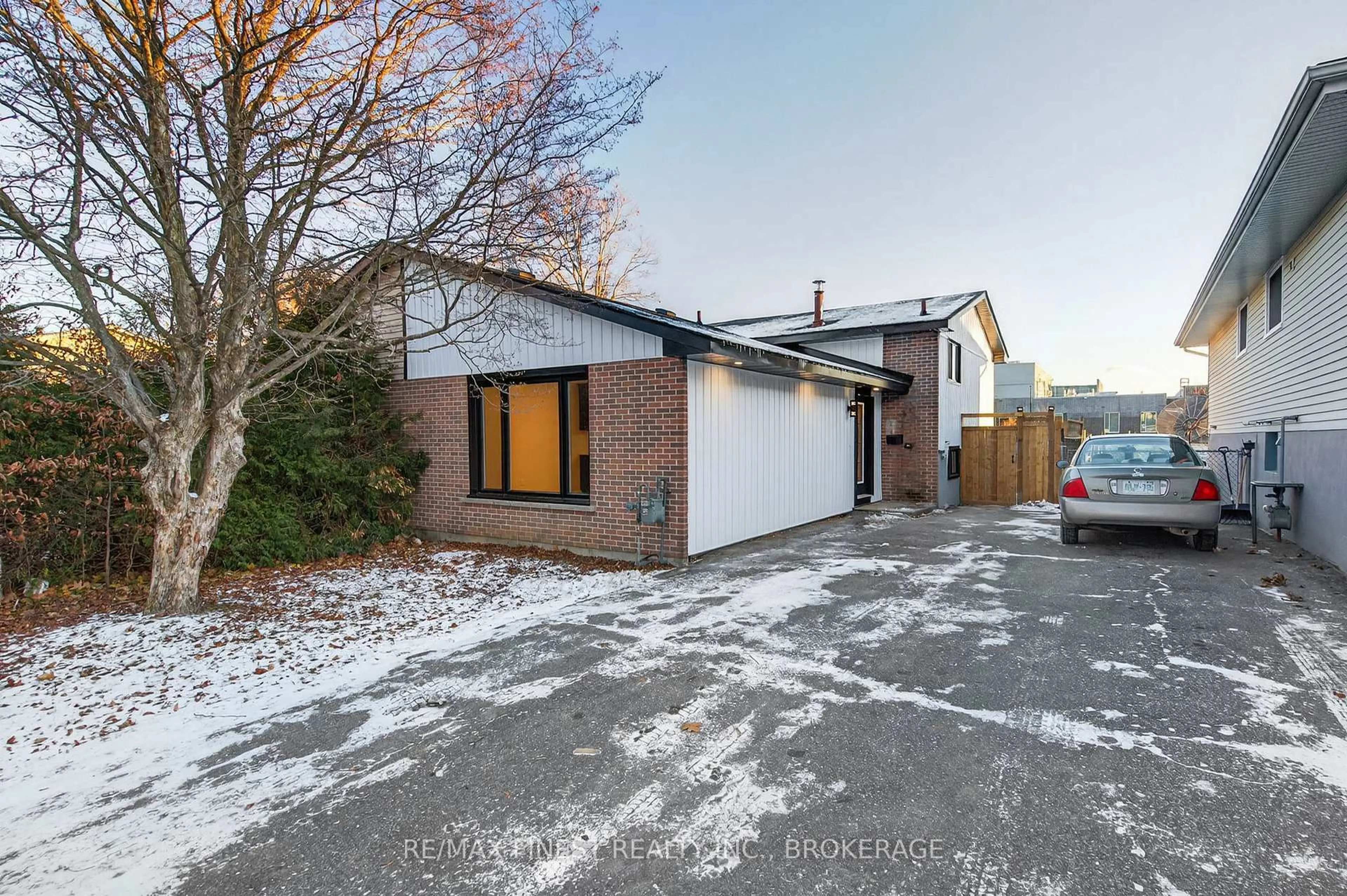 A pic from outside/outdoor area/front of a property/back of a property/a pic from drone, street for 62 Abbey Dale Crt, Kingston Ontario K7K 5W9