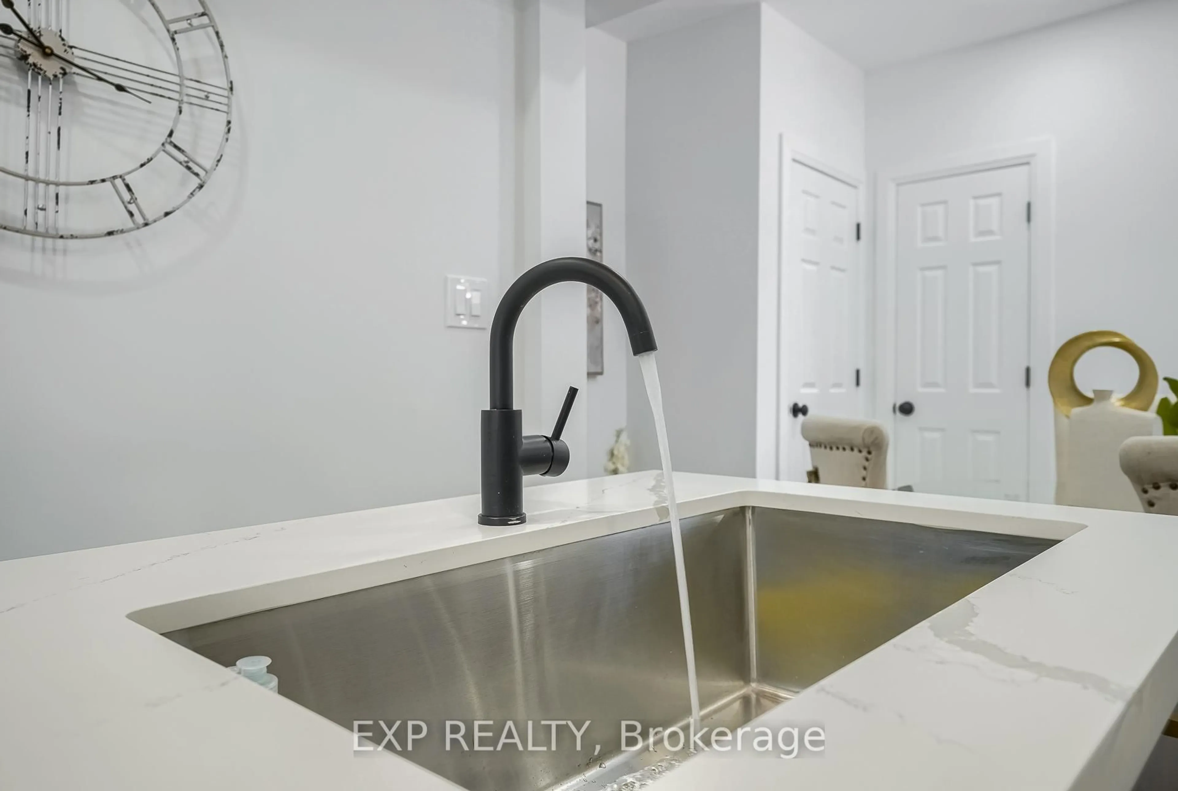 Unknown for 8 Elizabeth St, St. Catharines Ontario L2R 2L1