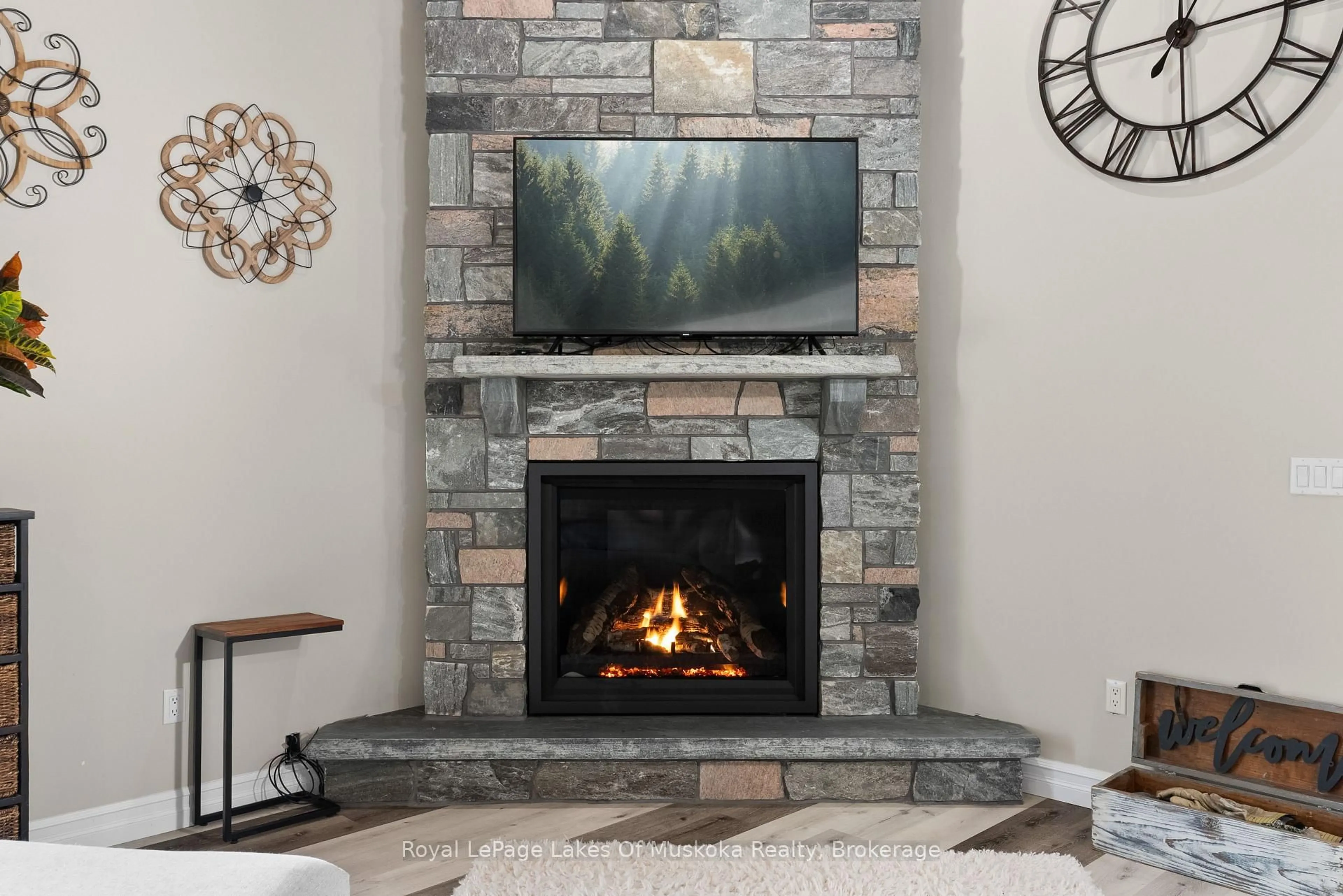 Home theater for 679 Boulder Rd, South River Ontario P0A 1X0