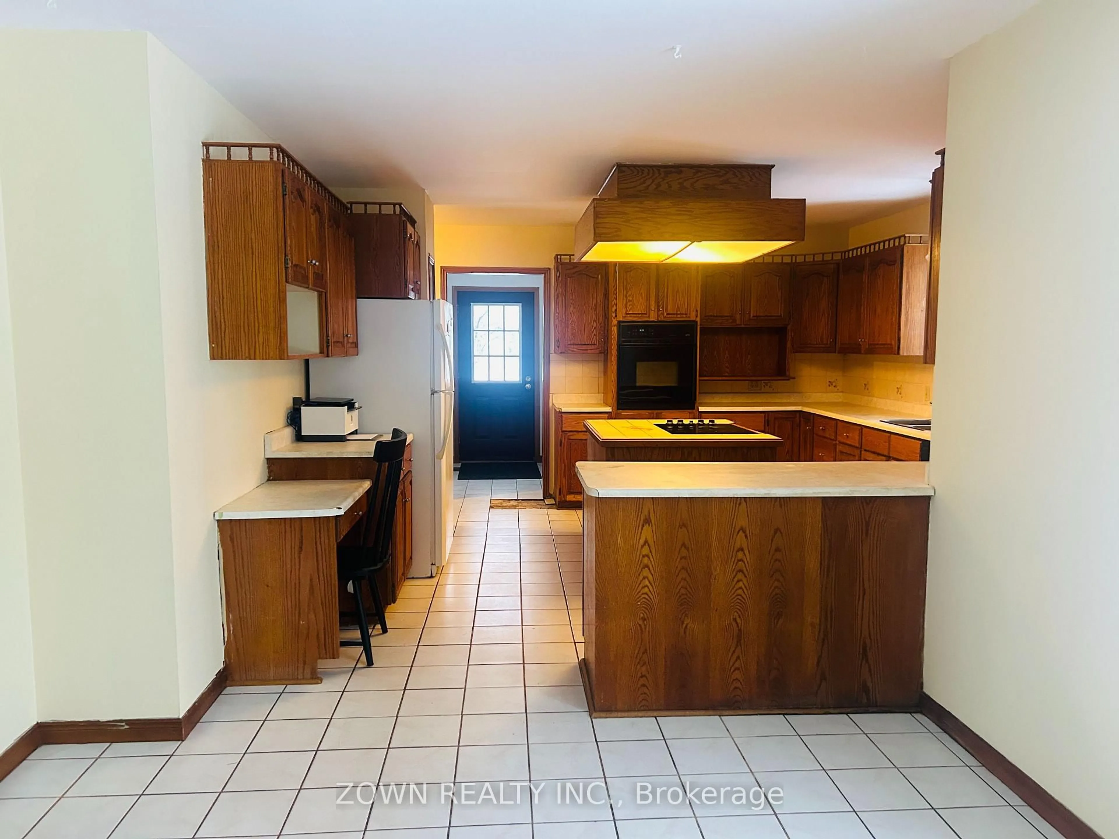 Standard kitchen, unknown for 1694 Killoran Rd, Selwyn Ontario K9J 6X5