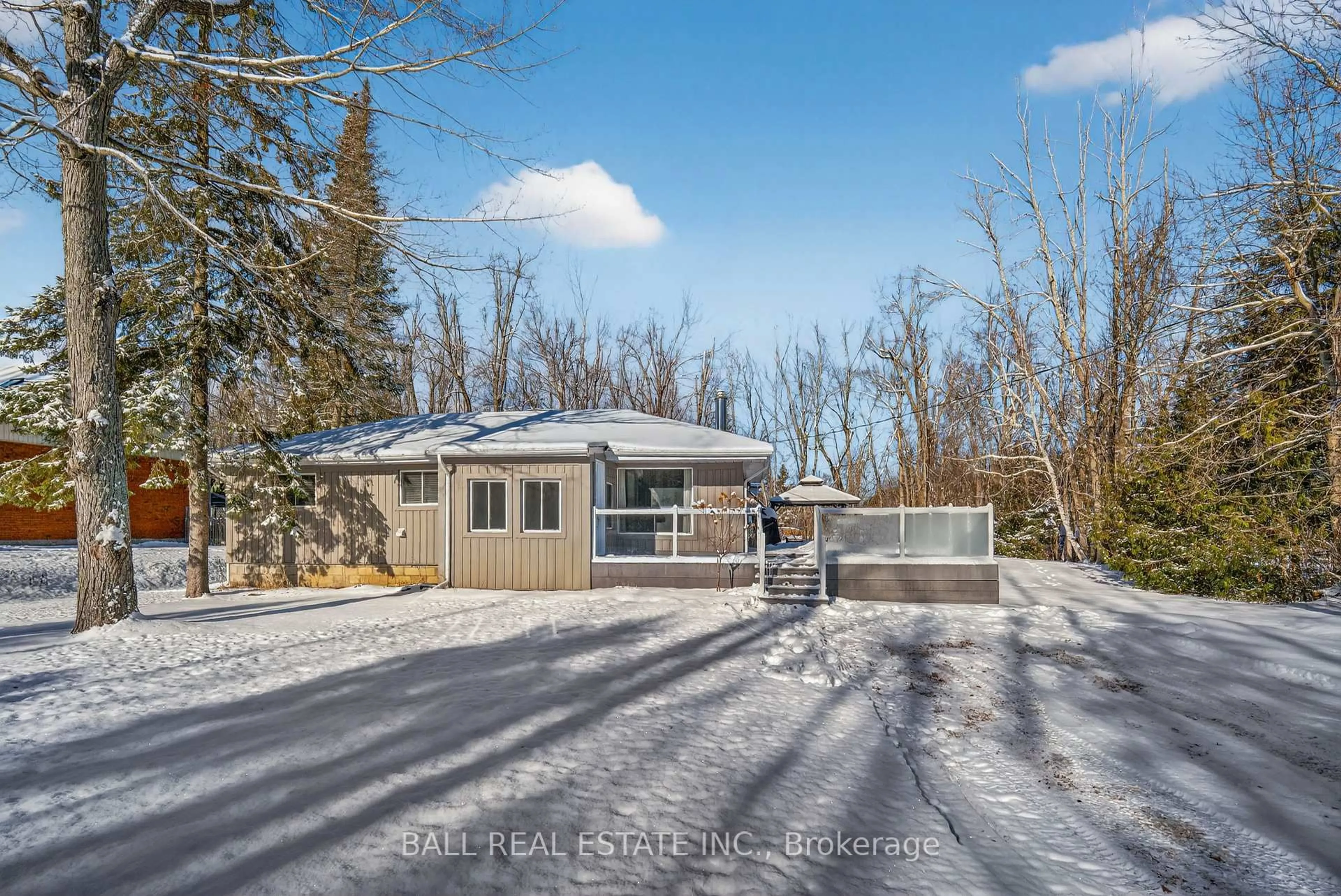 A pic from outside/outdoor area/front of a property/back of a property/a pic from drone, street for 25 Bayview Estate Rd, Kawartha Lakes Ontario K0M 1N0