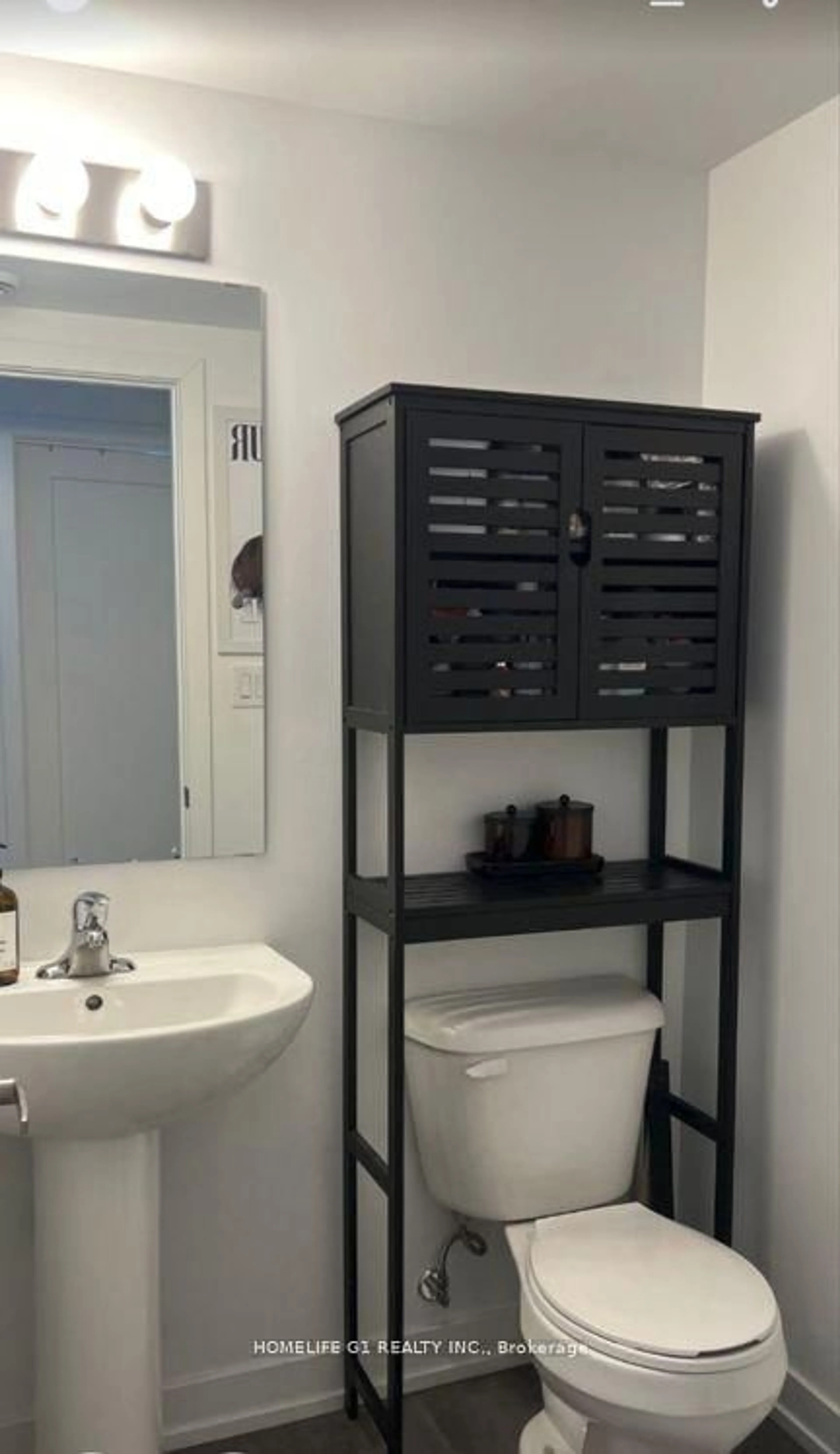 Standard bathroom, unknown for 4263 Fourth Ave #10, Niagara Falls Ontario L2E 0C2