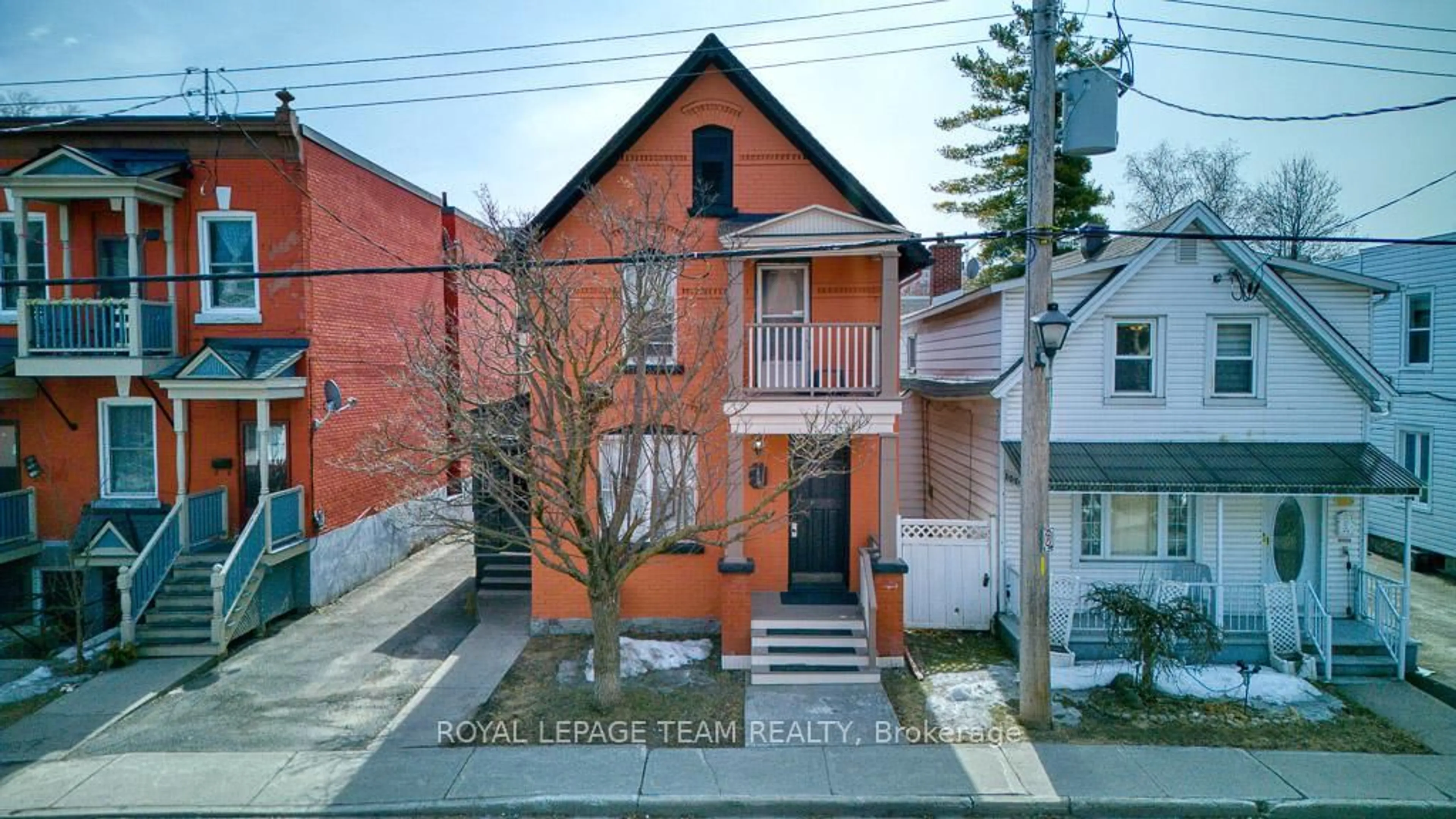 Home with brick exterior material, street for 158 St Andrew St, Ottawa Ontario K1N 5G4