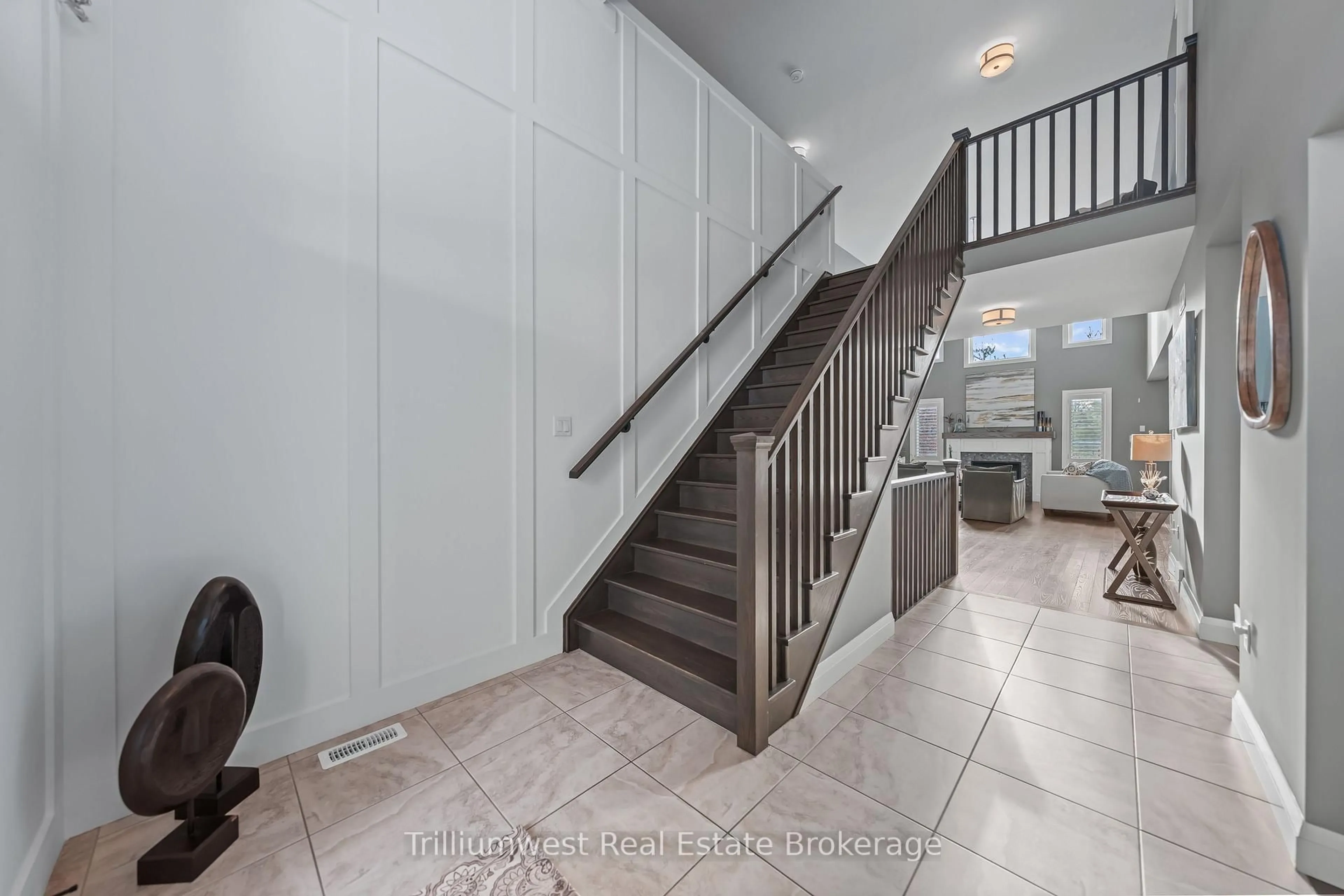 Indoor foyer for 45 Zaduk Pl, Guelph Ontario N1C 0C4