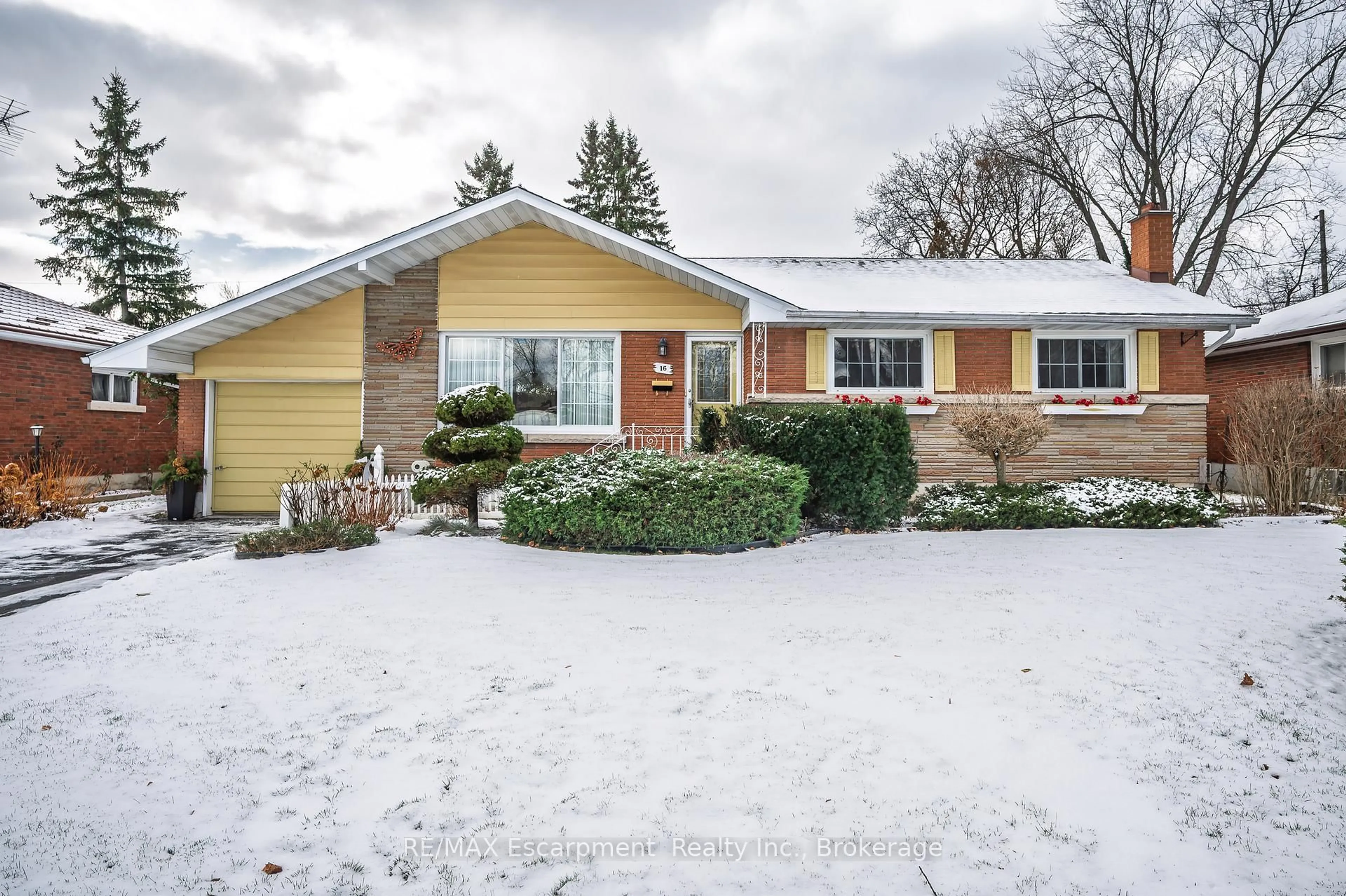 Unknown for 16 Glendale Dr, Welland Ontario L3C 4Y6