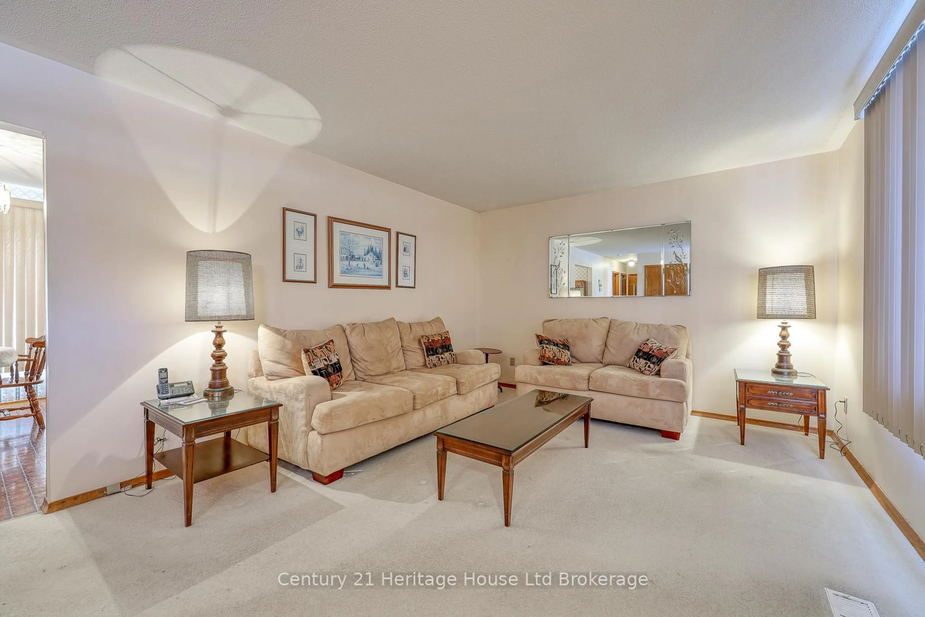 Living room with furniture, unknown for 816 Pavey St, Woodstock Ontario N4S 2M1