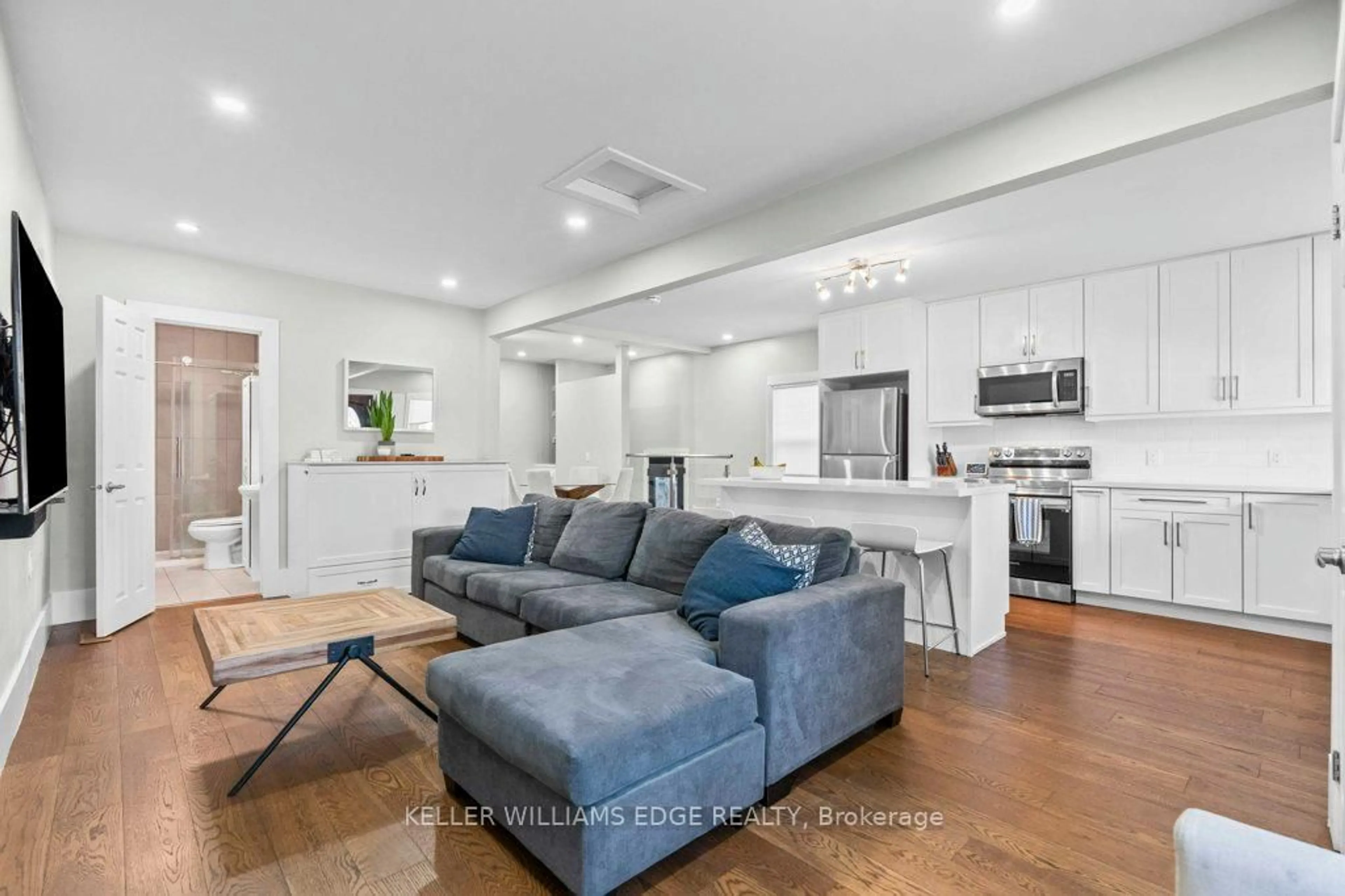 Open concept kitchen, unknown for 18 Park Row, Hamilton Ontario L8H 4E4