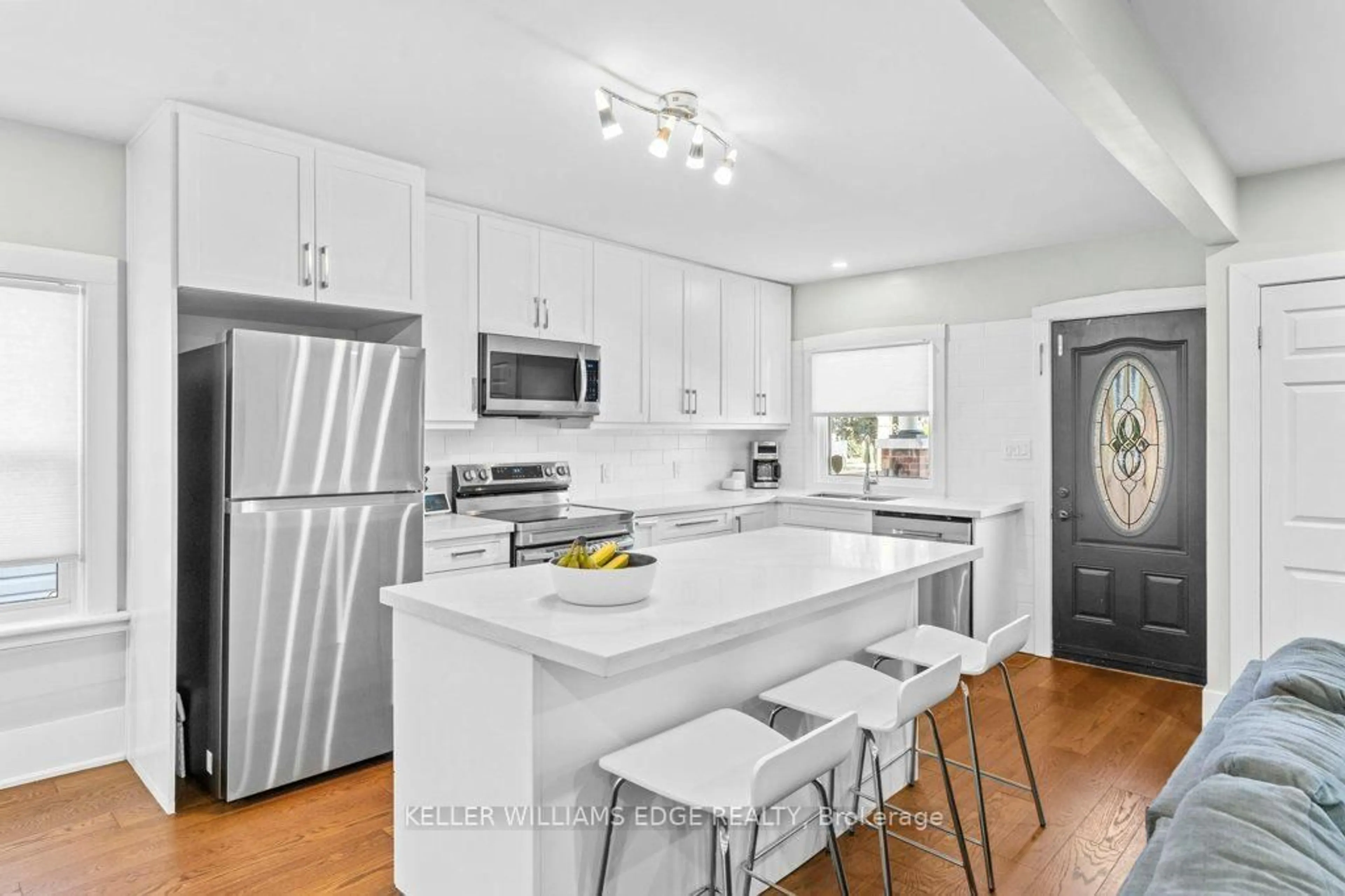 Open concept kitchen, ceramic/tile floor for 18 Park Row, Hamilton Ontario L8H 4E4