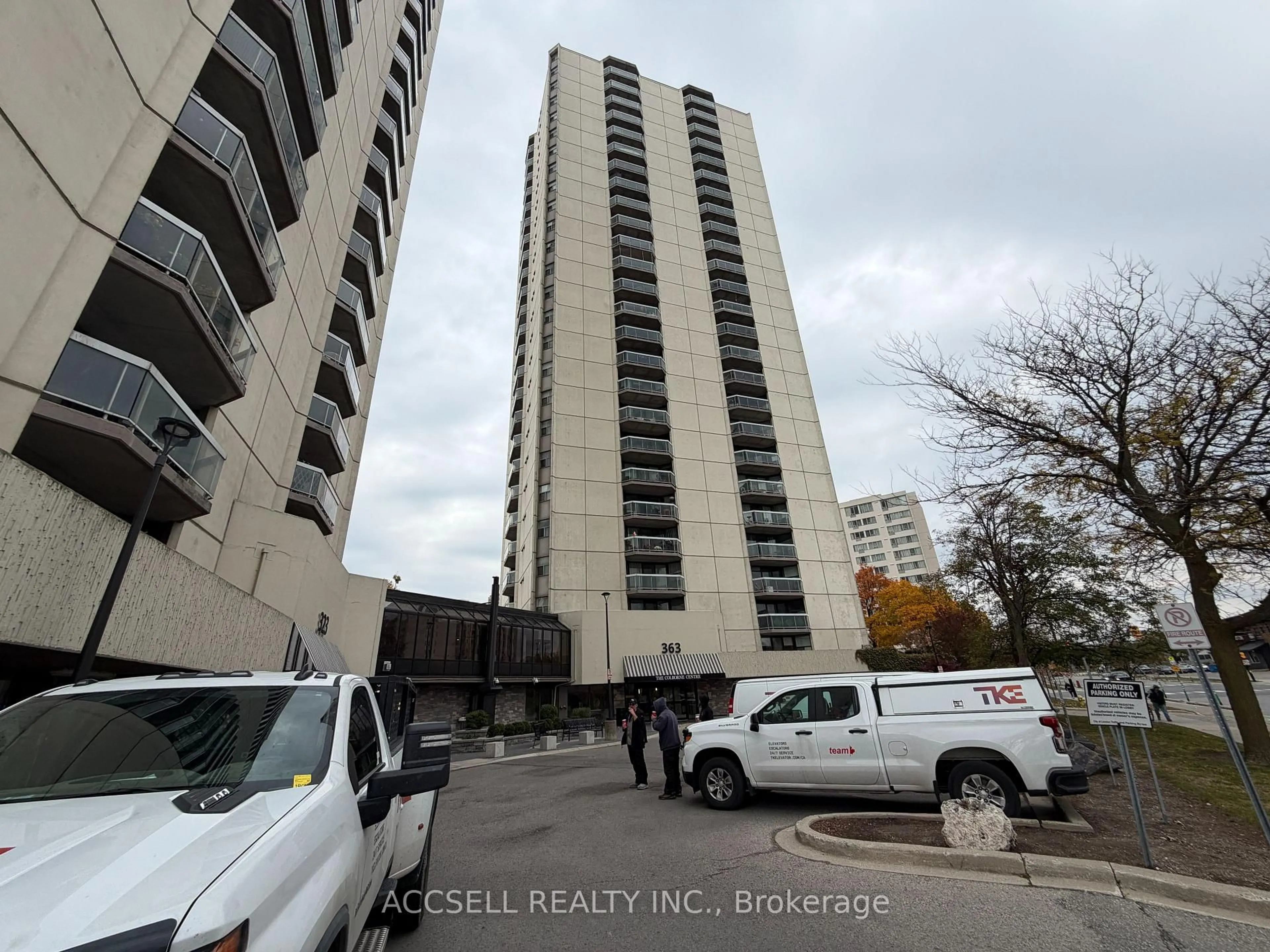 Blurry image for 363 Colborne St #2503, London East Ontario N6B 3N3