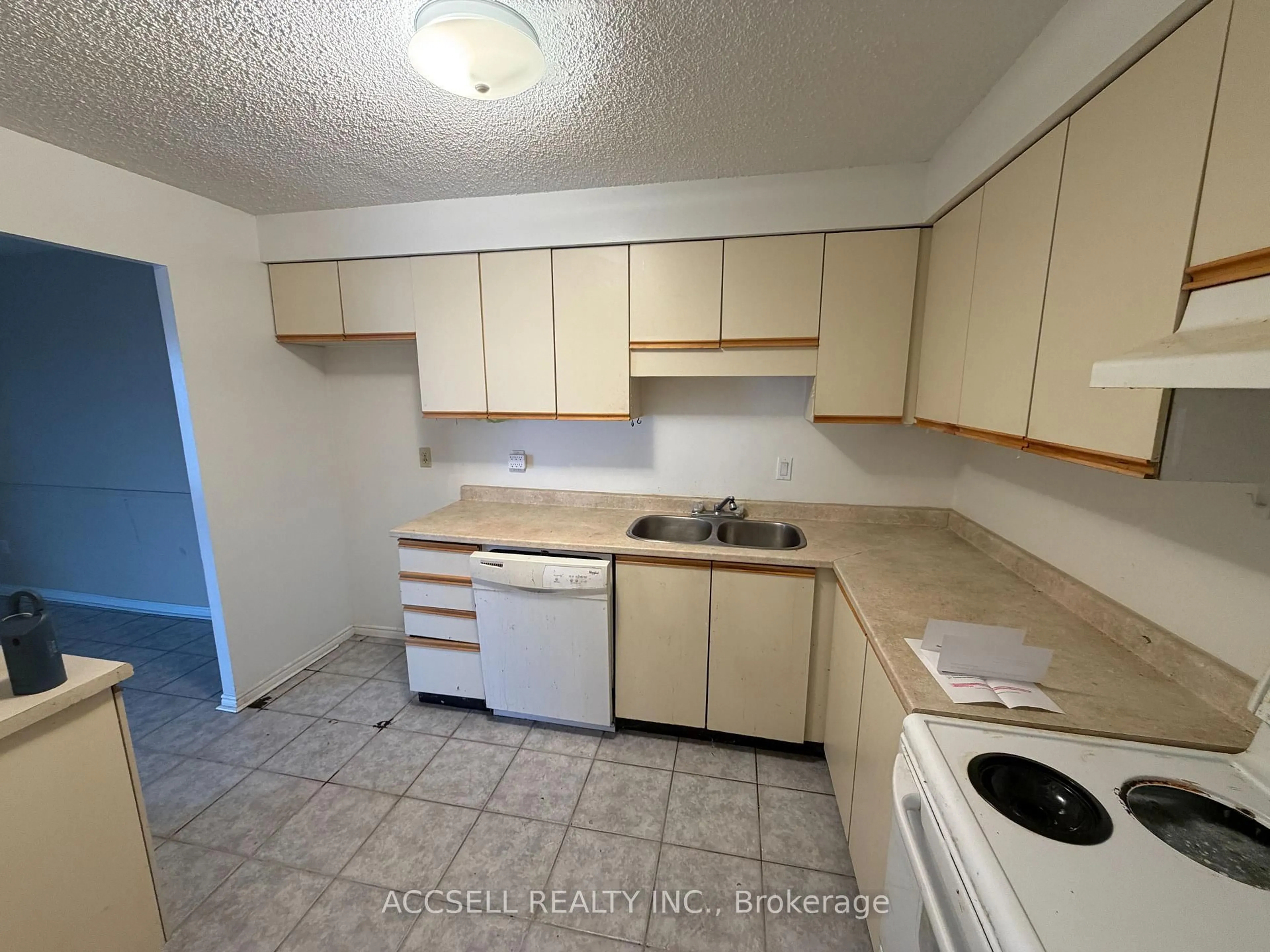 Standard kitchen, unknown for 363 Colborne St #2503, London East Ontario N6B 3N3
