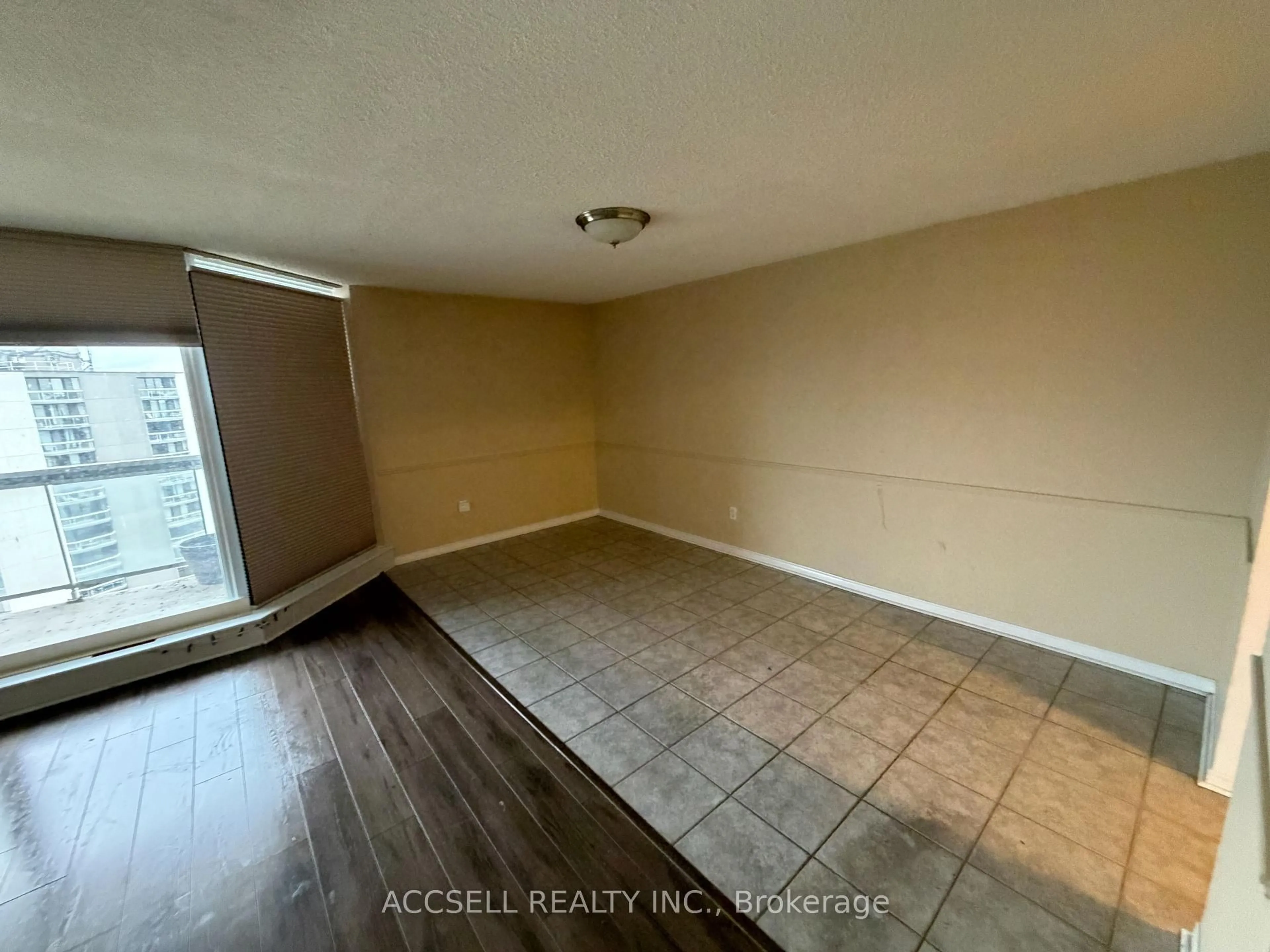 A pic of a room for 363 Colborne St #2503, London East Ontario N6B 3N3