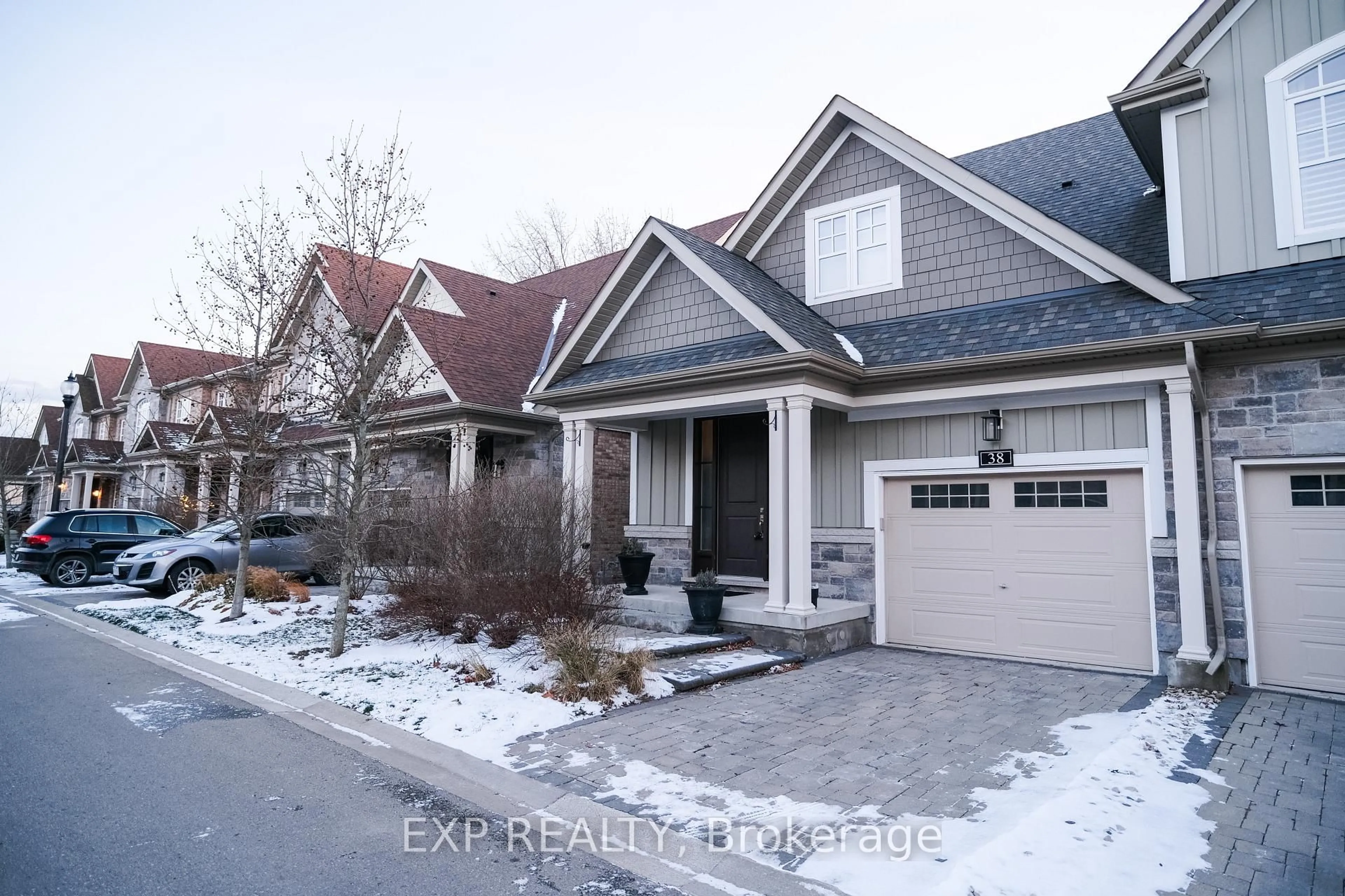 Home with brick exterior material, street for 38 Windsor Circ, Niagara-on-the-Lake Ontario L0S 1J0