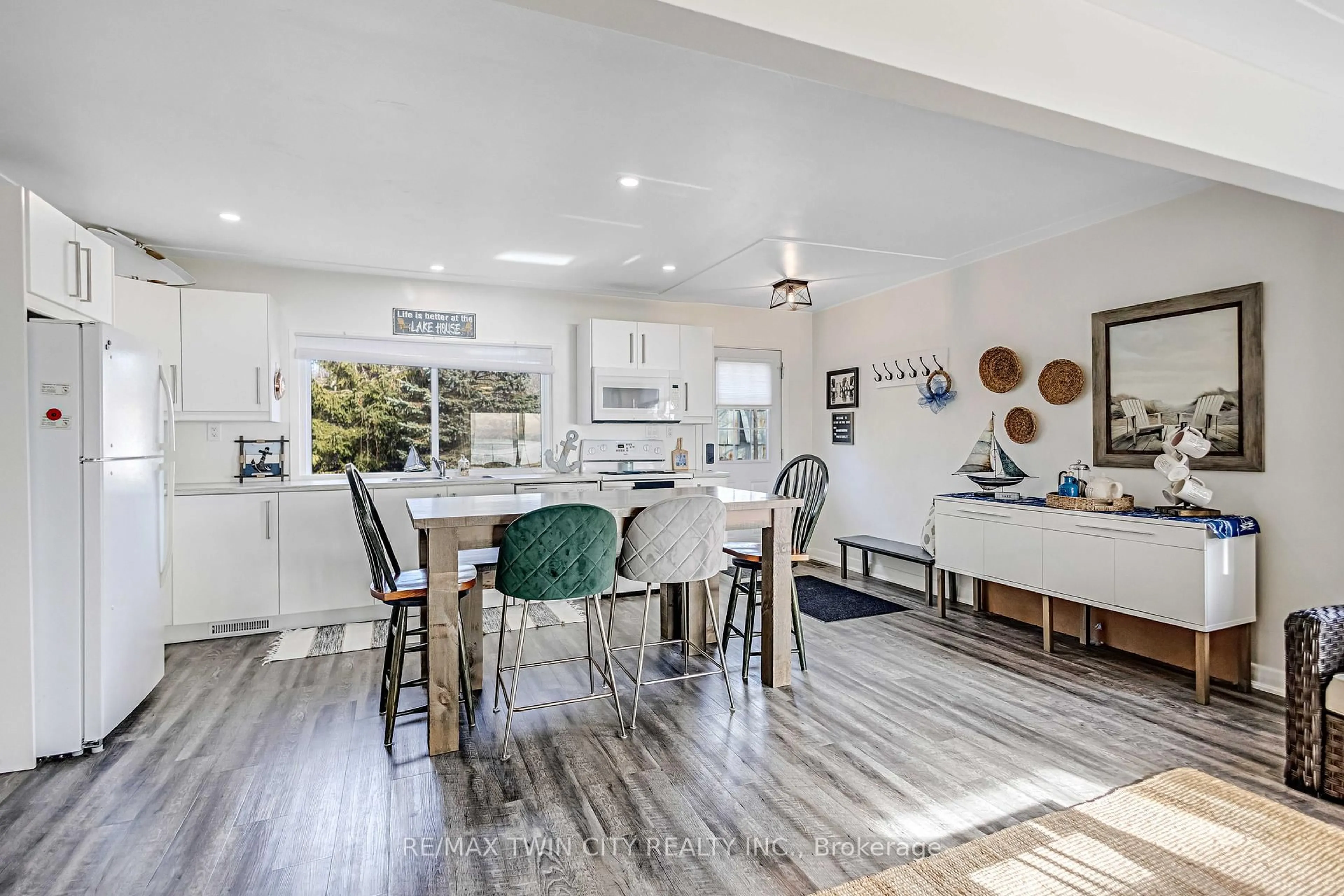 Open concept kitchen, unknown for 5331 Grand Canyon Rd, Southwold Ontario N5L 1J1