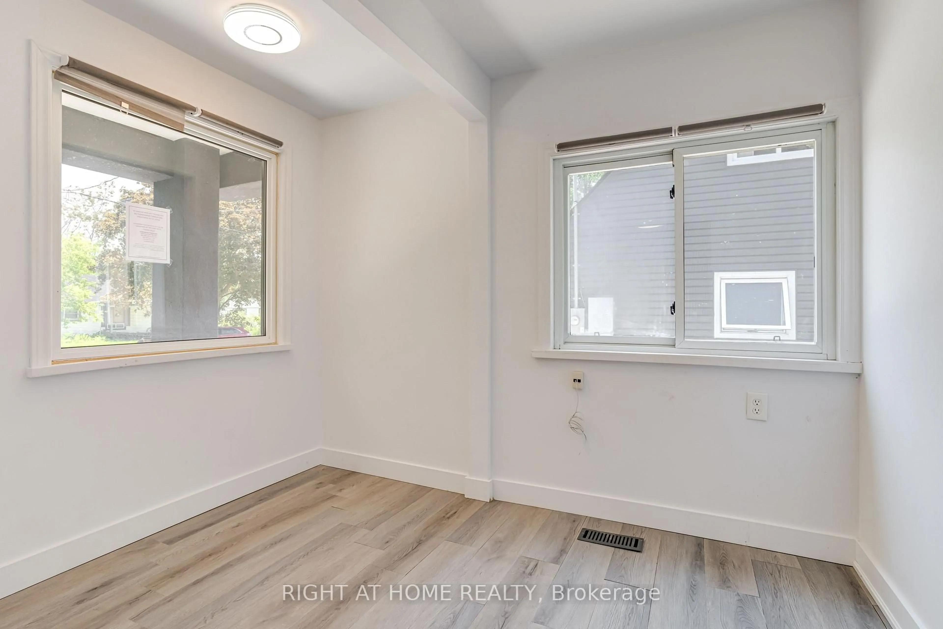 A pic of a room for 9 Belfast Crt, St. Catharines Ontario L2R 1P3