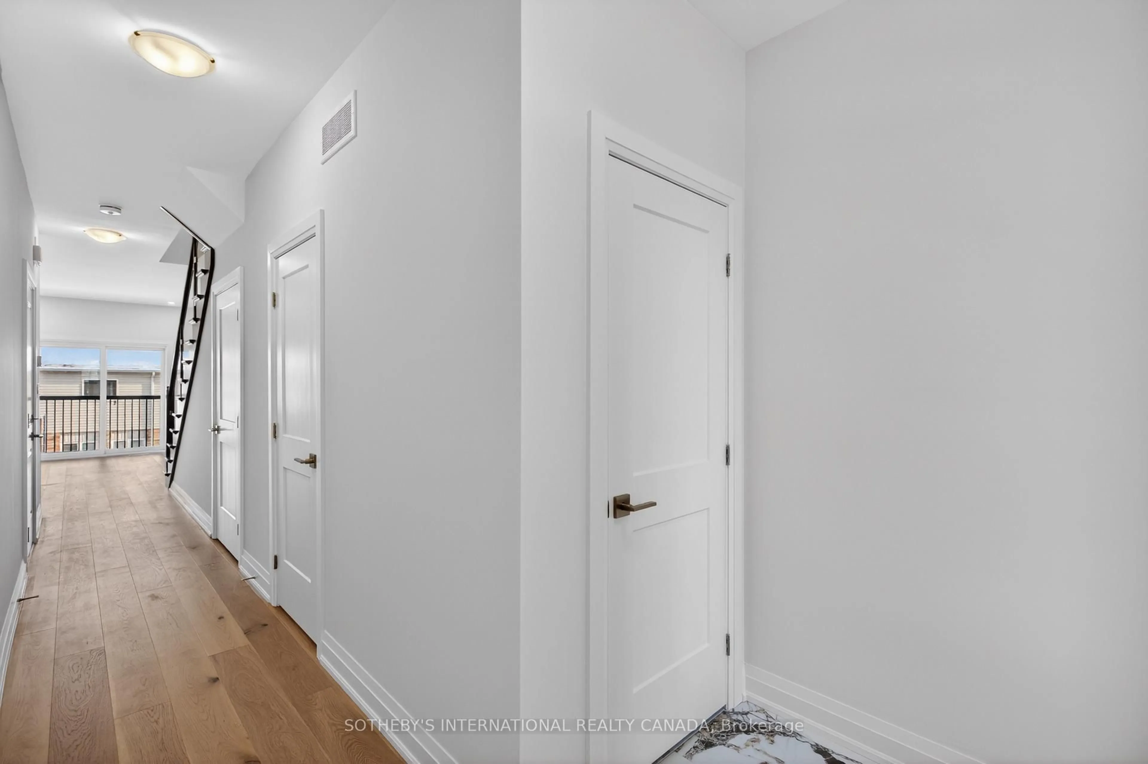 Indoor entryway for 675 Victoria Rd #12, Guelph Ontario N1E 0S9
