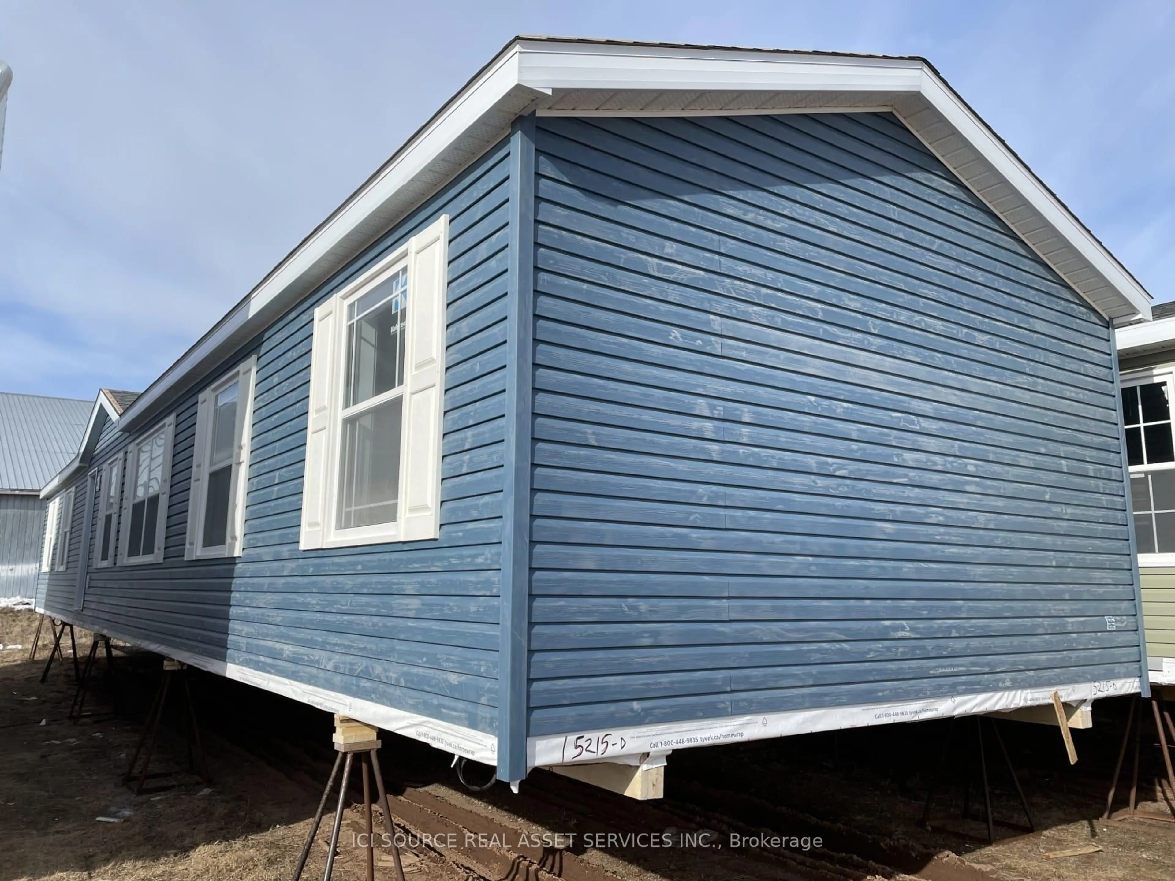 Home with vinyl exterior material, building for 8910 Lynwood Park Private, Ottawa Ontario K0A 1V0