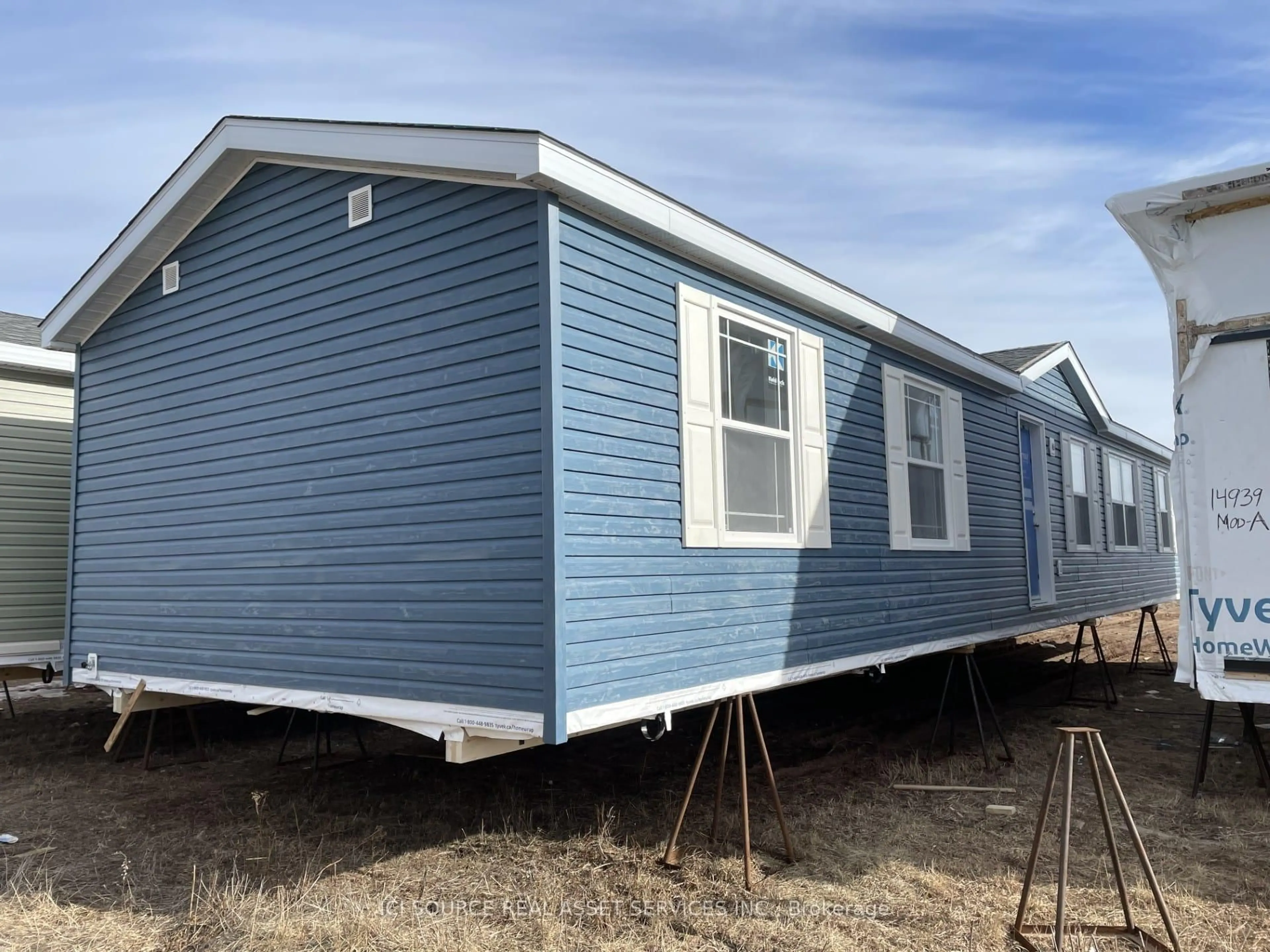 Home with vinyl exterior material, building for 8910 Lynwood Park Private, Ottawa Ontario K0A 1V0