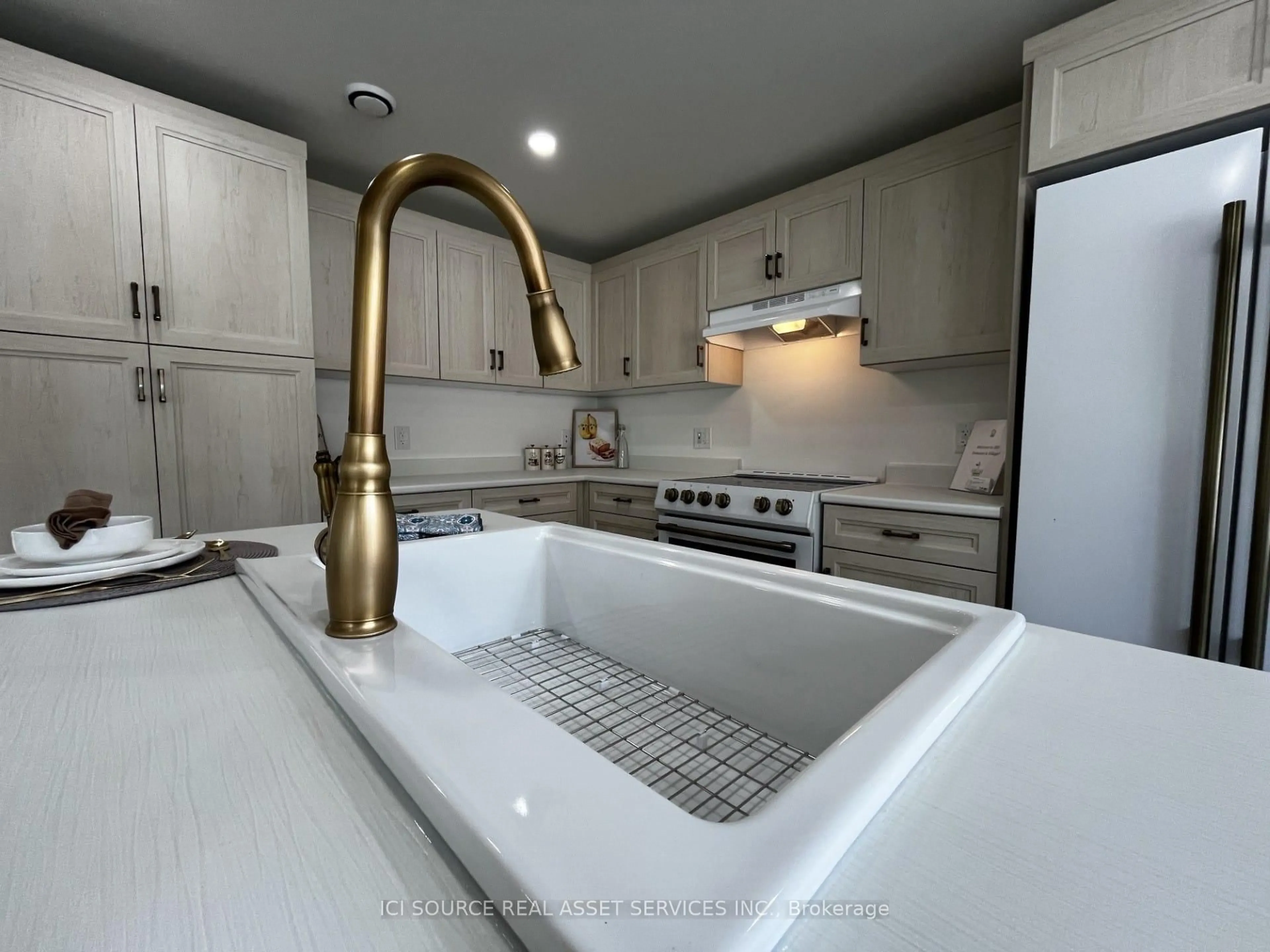 Unknown for 8250 County Rd 17 #305, Clarence-Rockland Ontario K4K 1K7