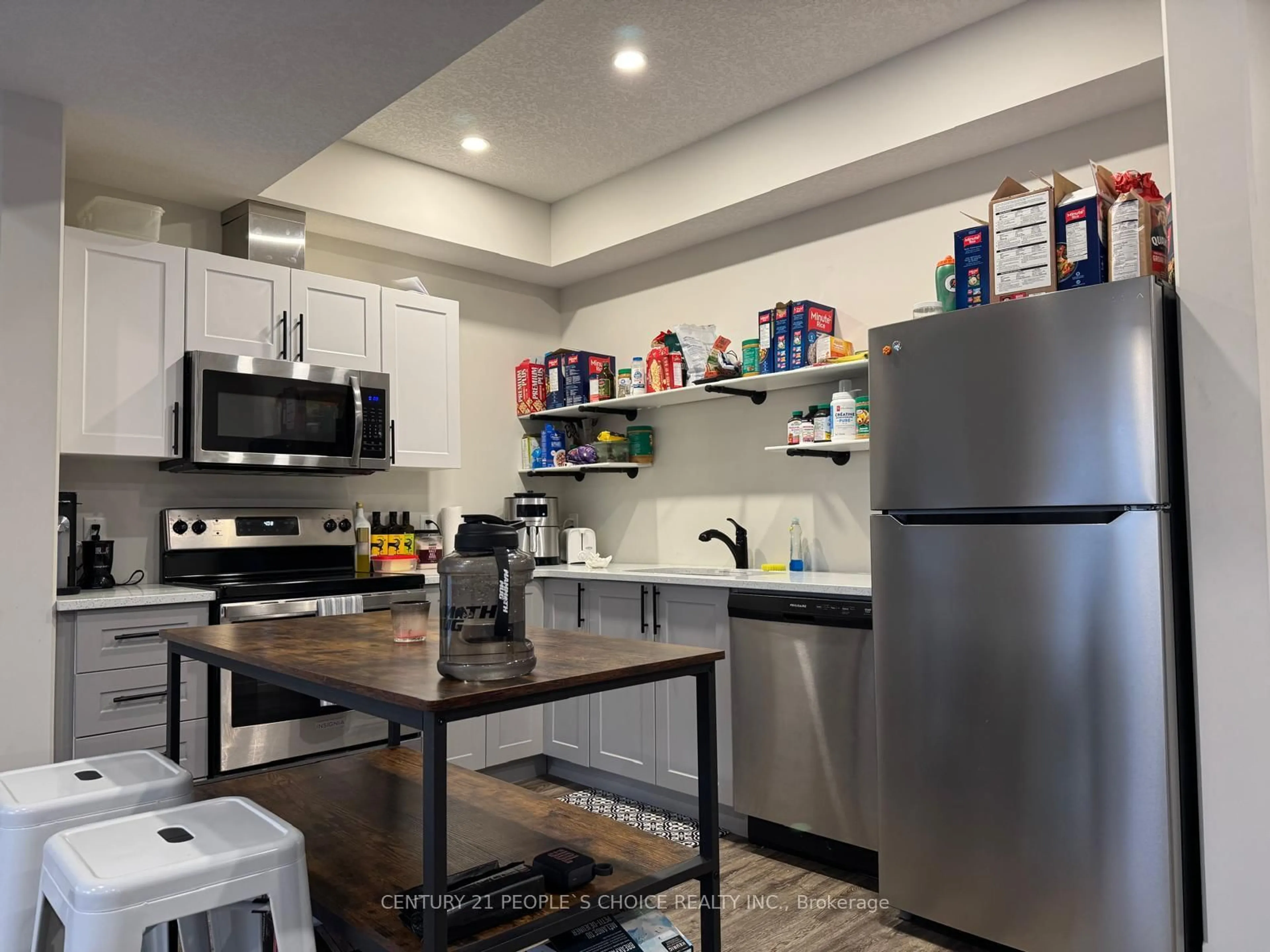 Open concept kitchen, unknown for 105 King St, Chatham-Kent Ontario N7M 3N1