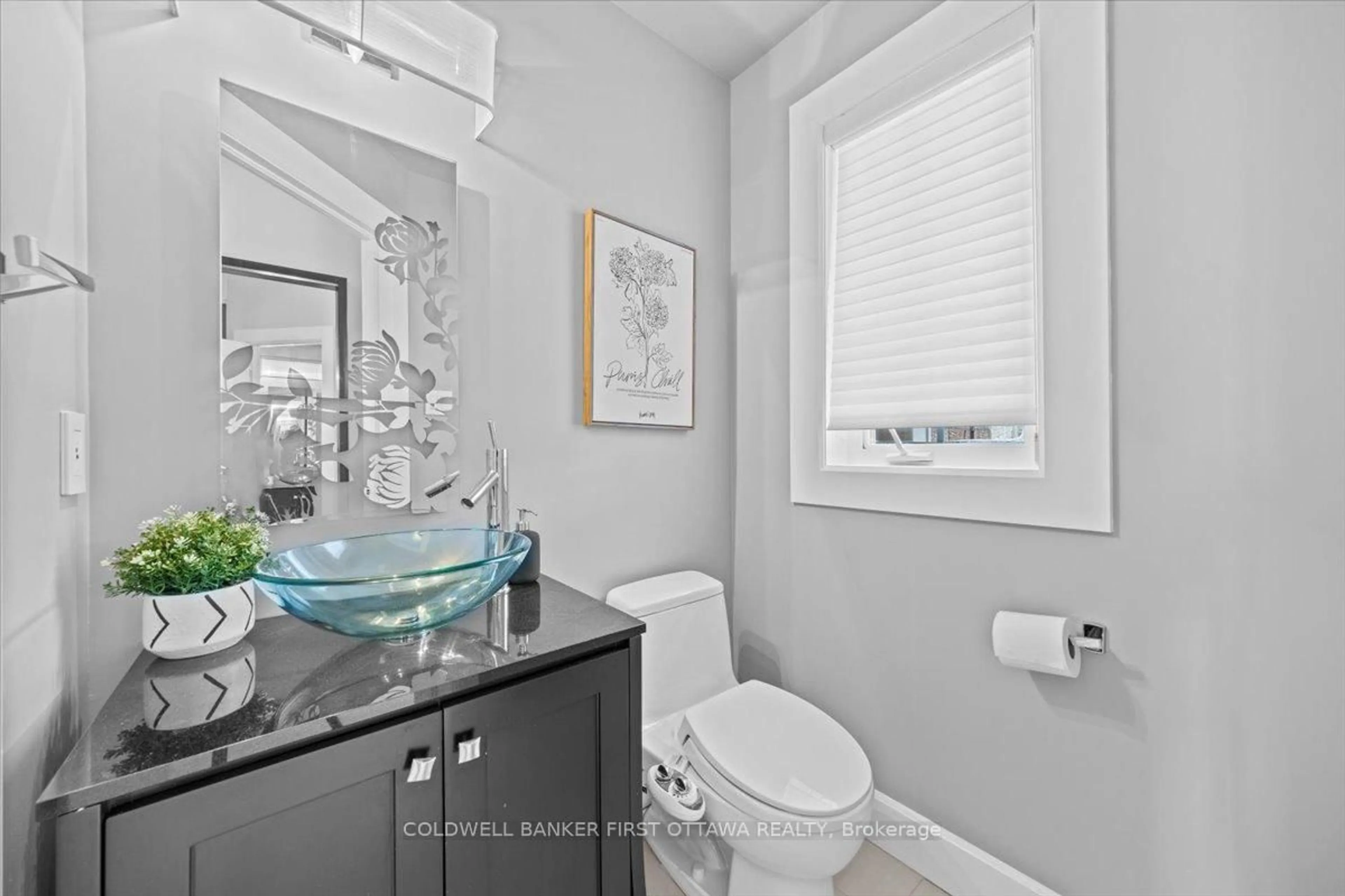 Contemporary bathroom, ceramic/tile floor for 4446 WILDMINT Sq, Ottawa Ontario K1V 1N6