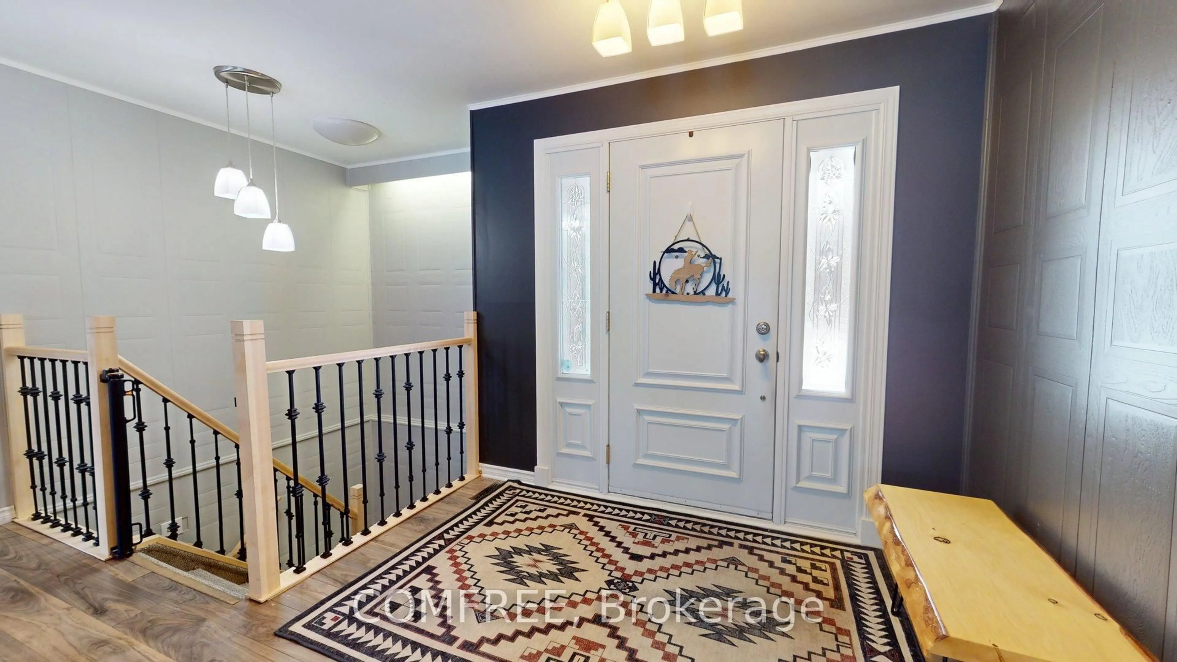 Indoor entryway for 1500 Du Golf Rd, Clarence-Rockland Ontario K0A 1N0