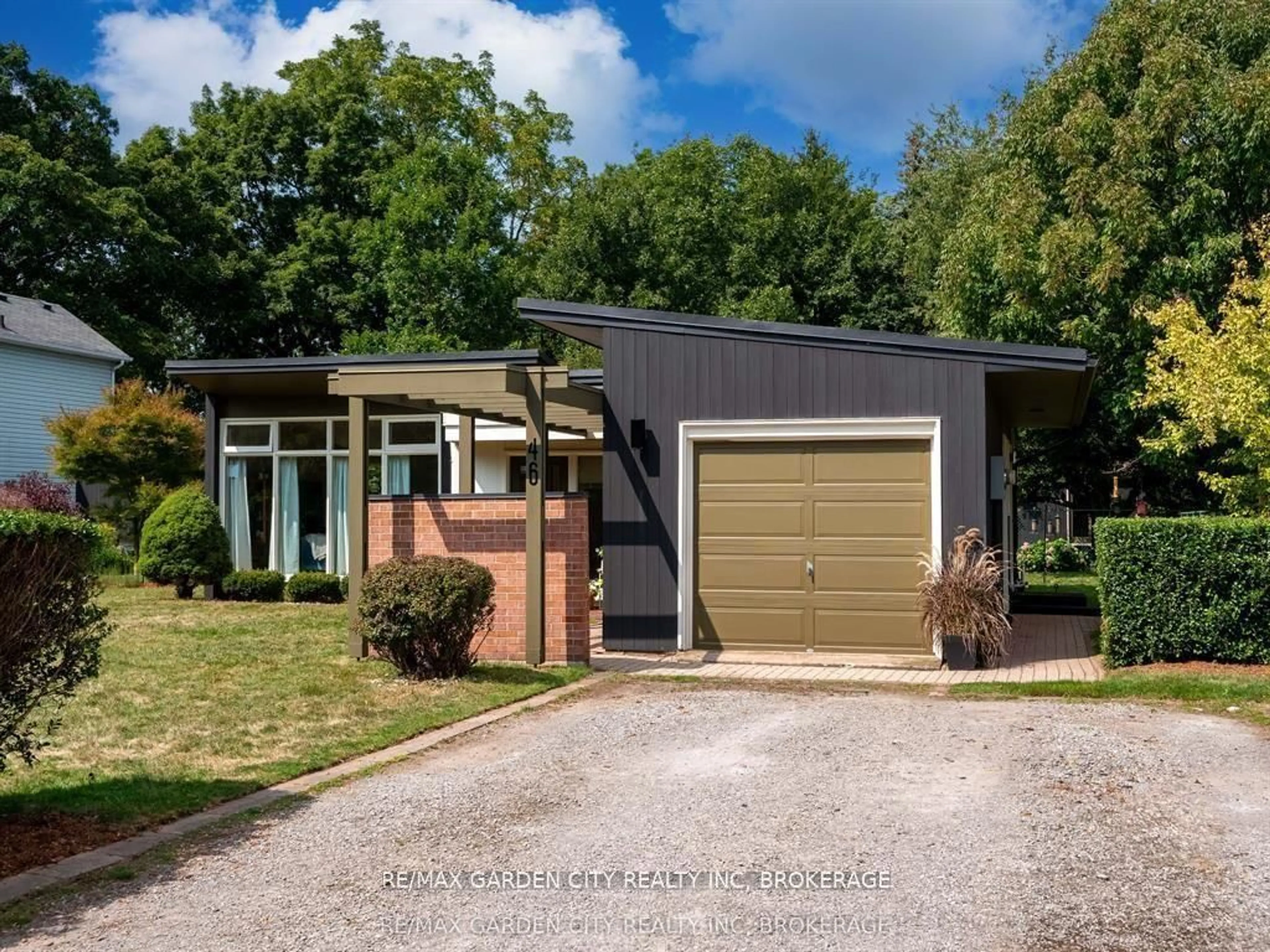 Home with brick exterior material, street for 46 HENLEY Dr, St. Catharines Ontario L2N 4A9
