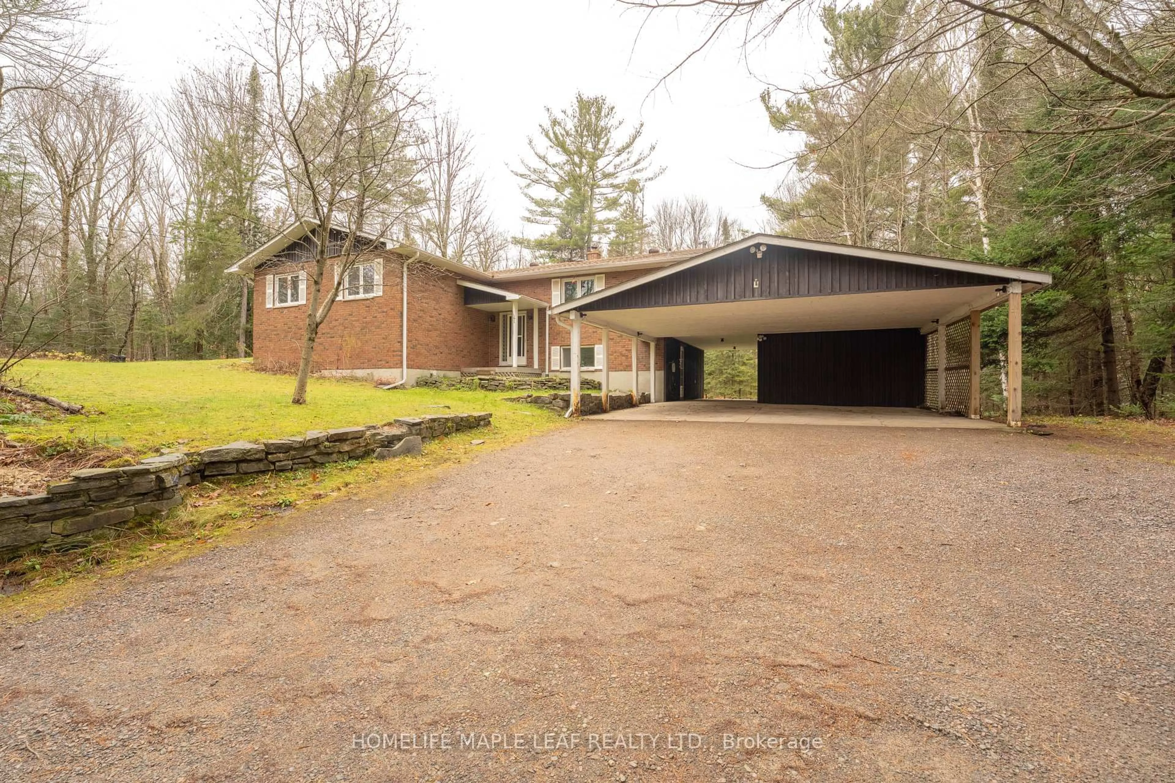 A pic from outside/outdoor area/front of a property/back of a property/a pic from drone, street for 1507 MUSKOKA 117 Rd, Bracebridge Ontario P1L 1W9