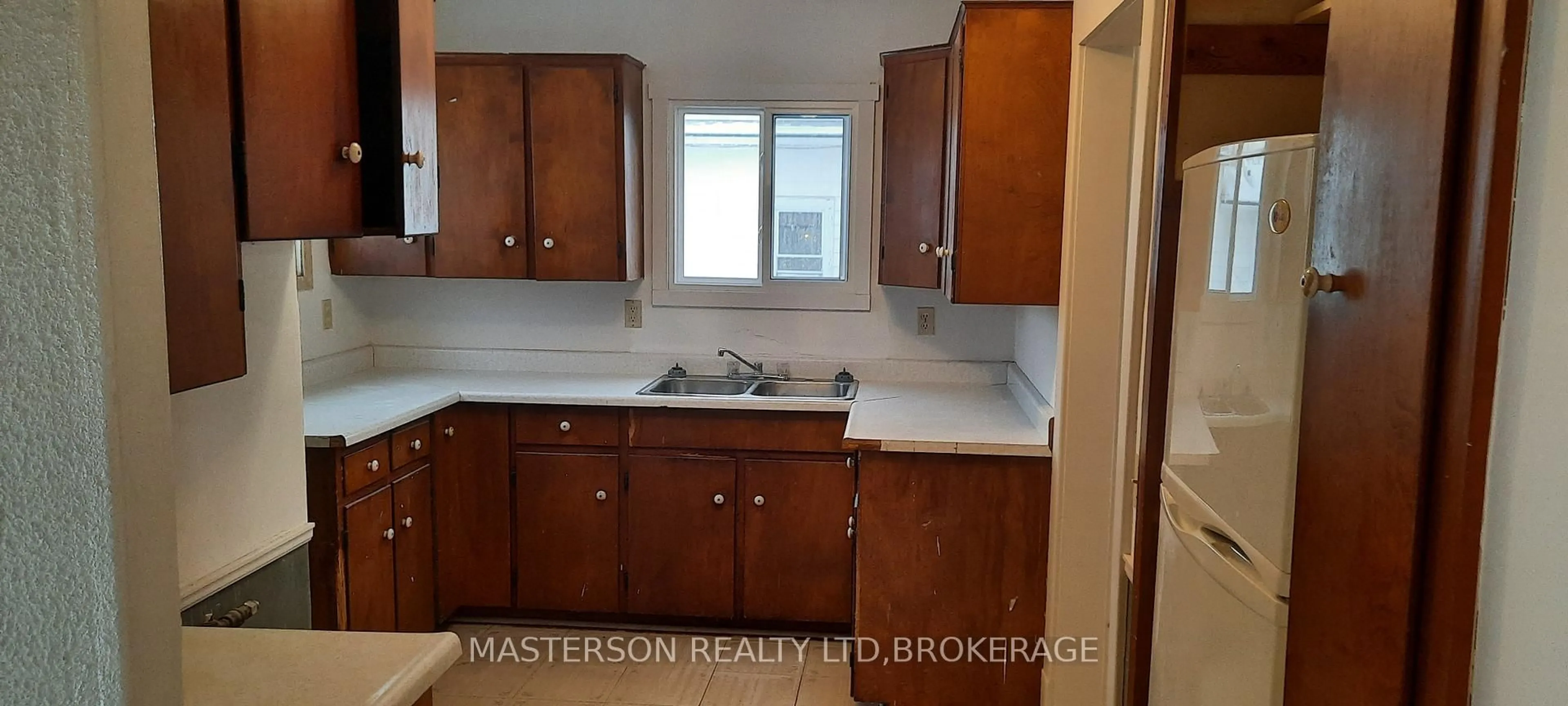 Standard kitchen, unknown for 2198 Stevensville Rd, Fort Erie Ontario L0S 1S0