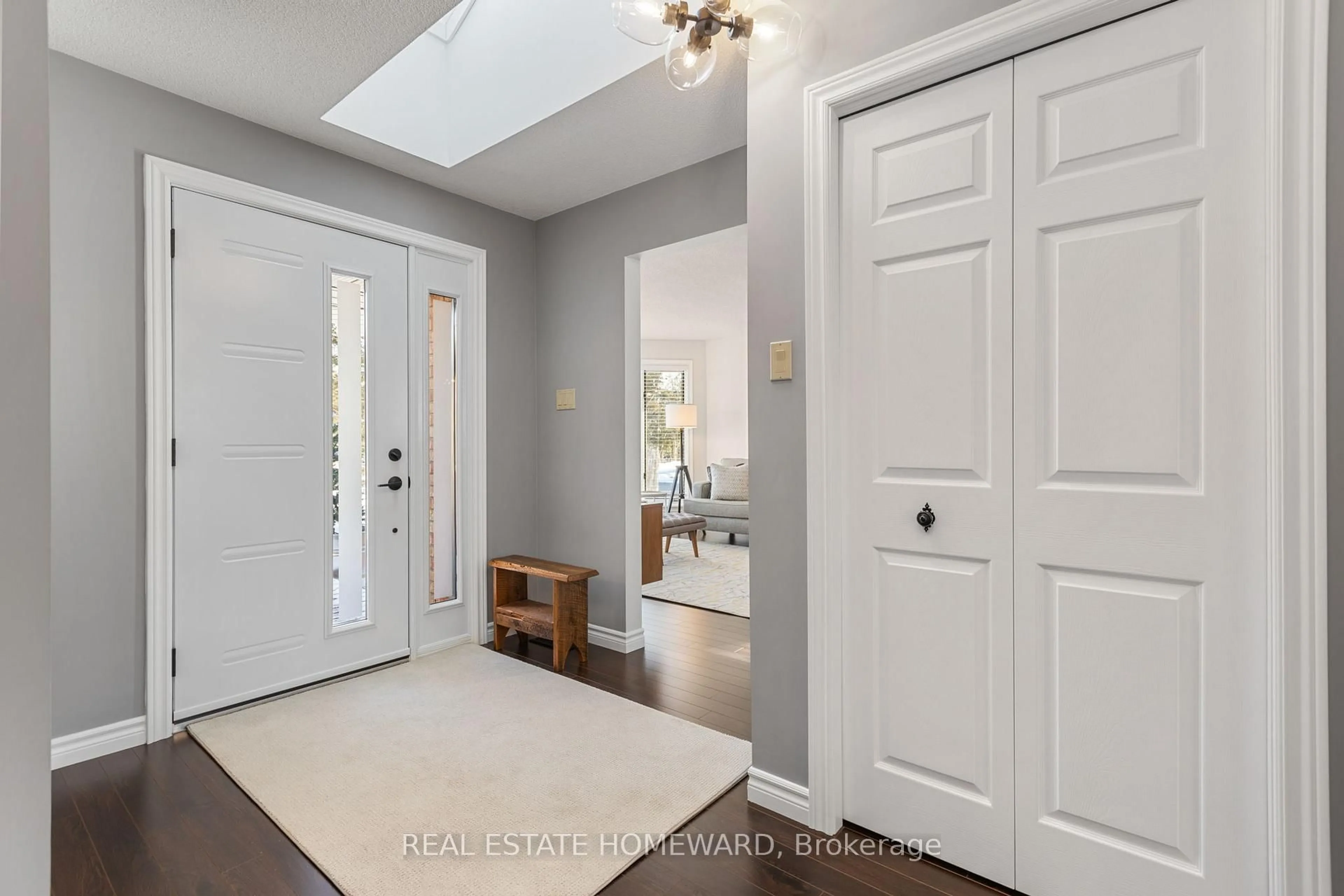 Indoor entryway for 69 Island Bay Dr, Kawartha Lakes Ontario K0M 1A0