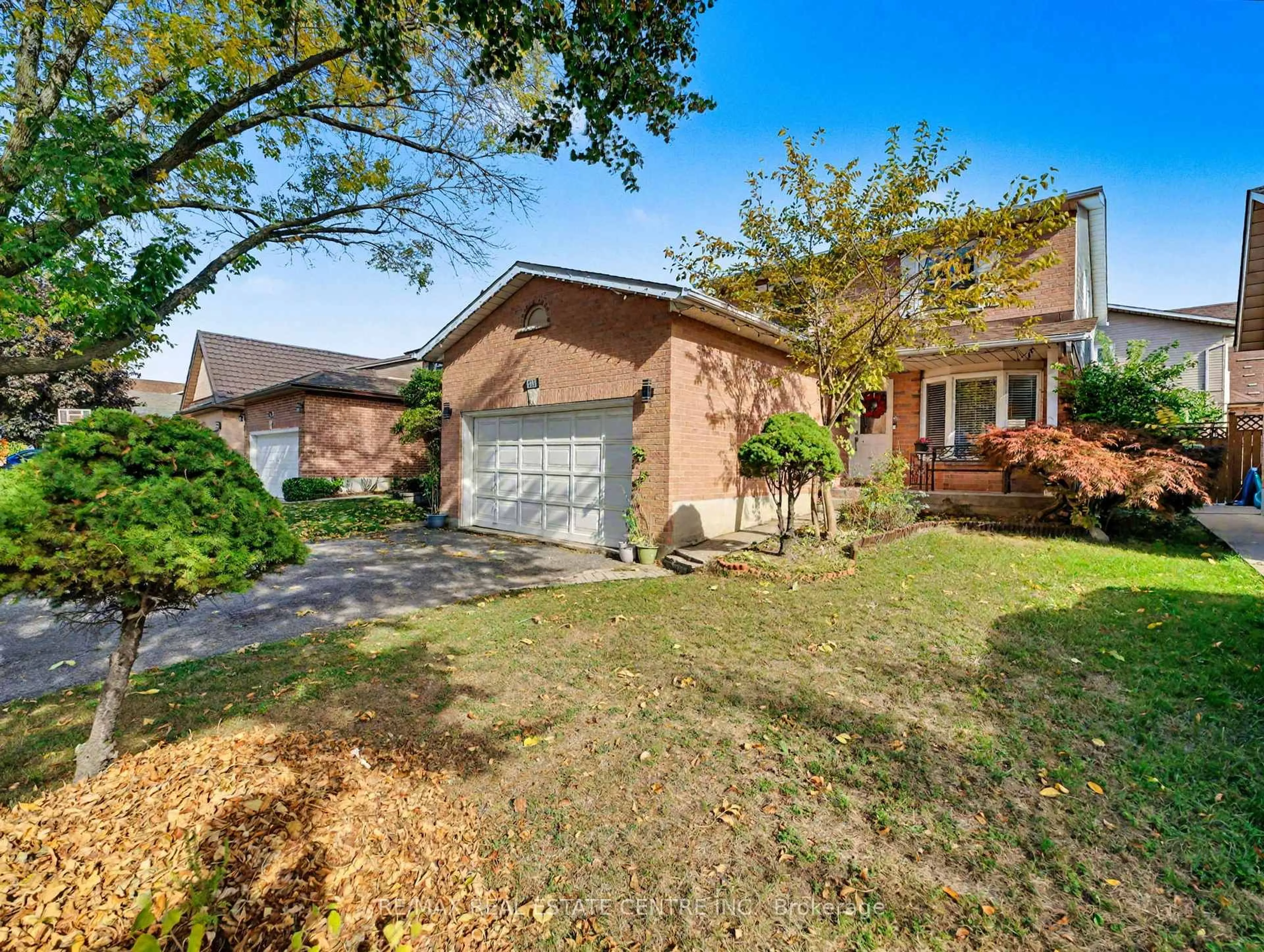 Home with brick exterior material, street for 635 Rexford Dr, Hamilton Ontario L8W 3E7