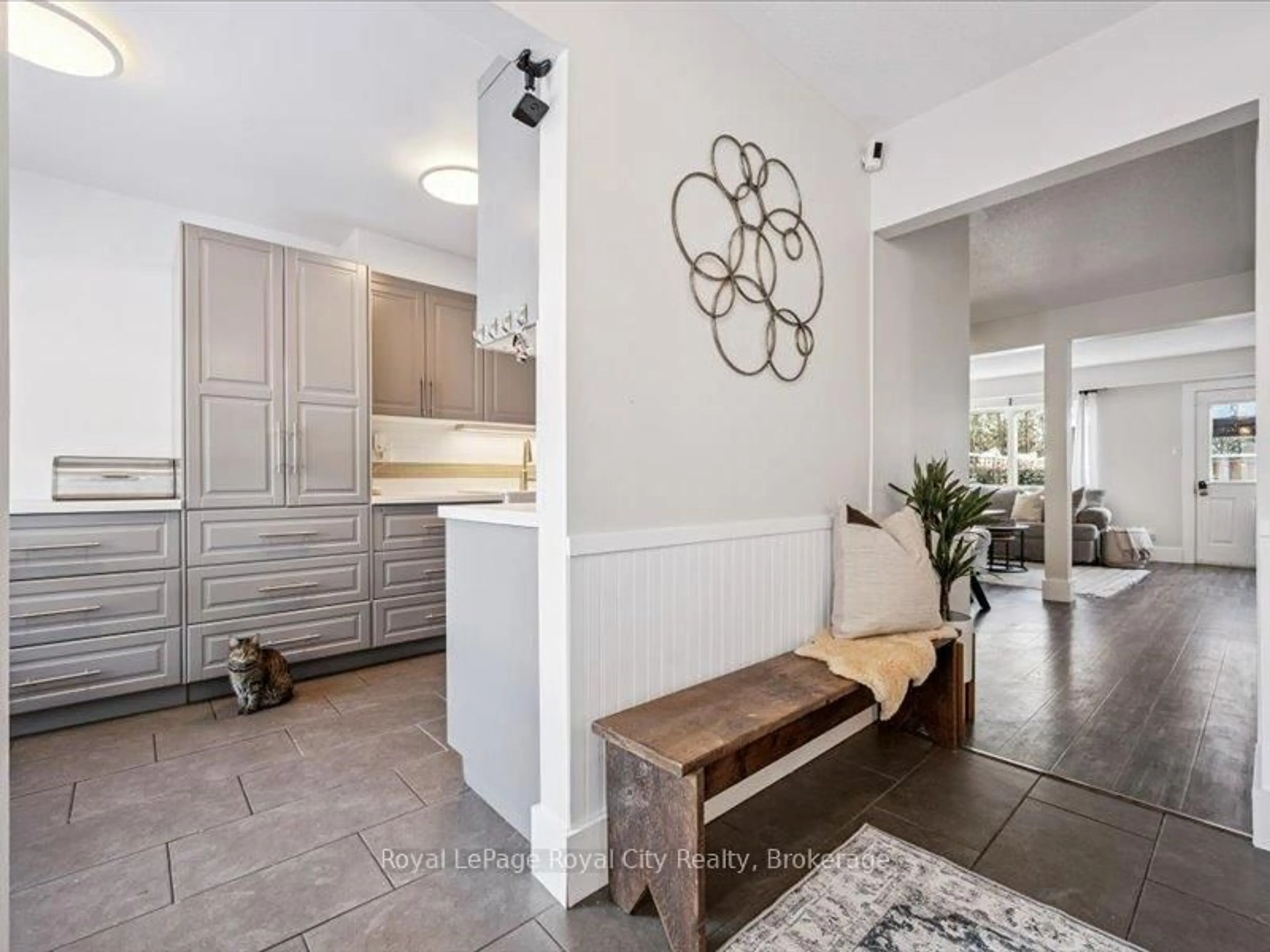 Indoor entryway for 121 Bagot St #41, Guelph Ontario N1H 5T8