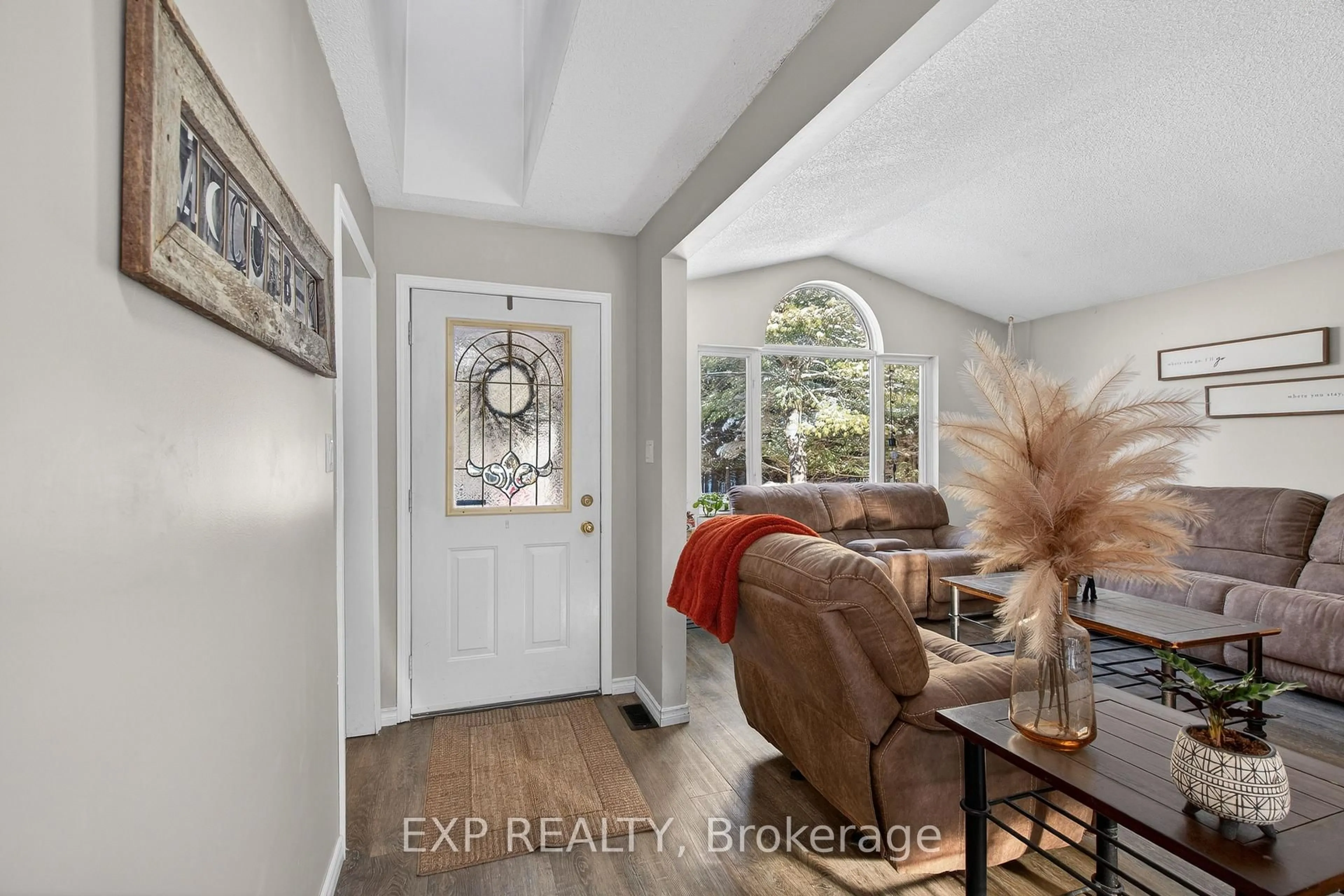 Indoor entryway for 1176 County Rd 14 Rd, Kaladar Ontario K0K 1Z0