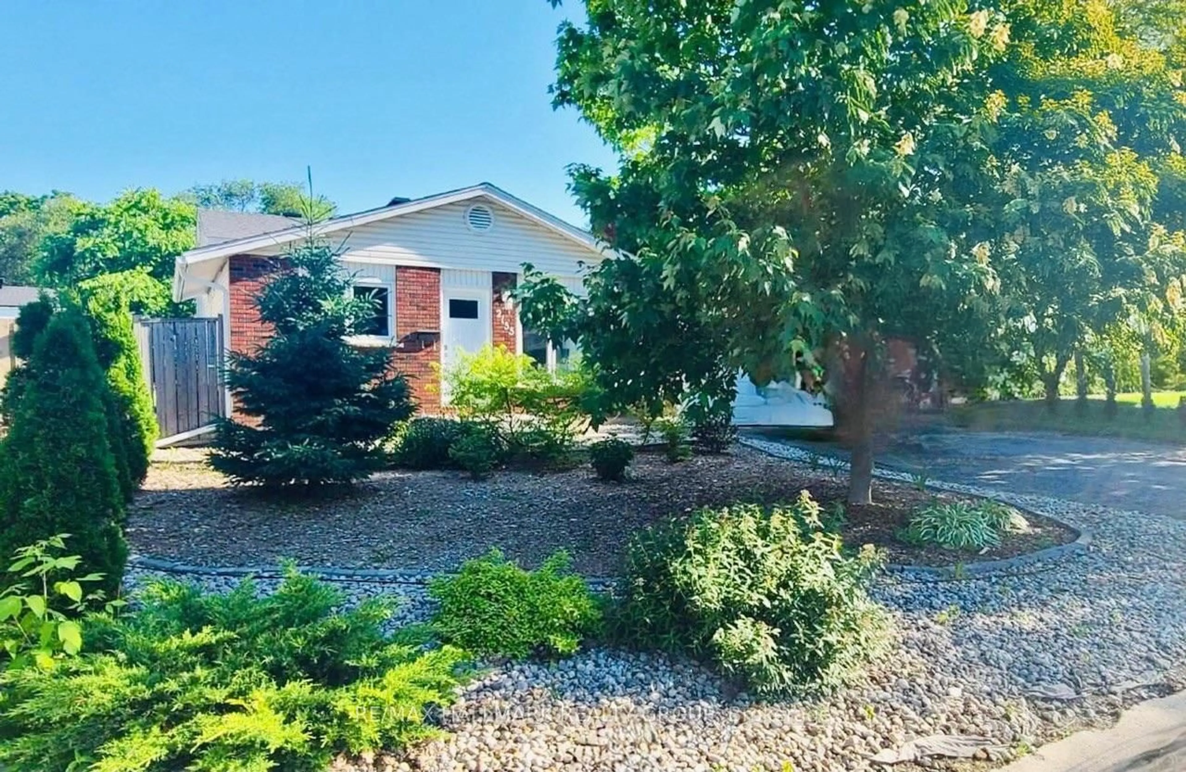 Unknown for 2155 MONSON Cres, Ottawa Ontario K1J 6A7