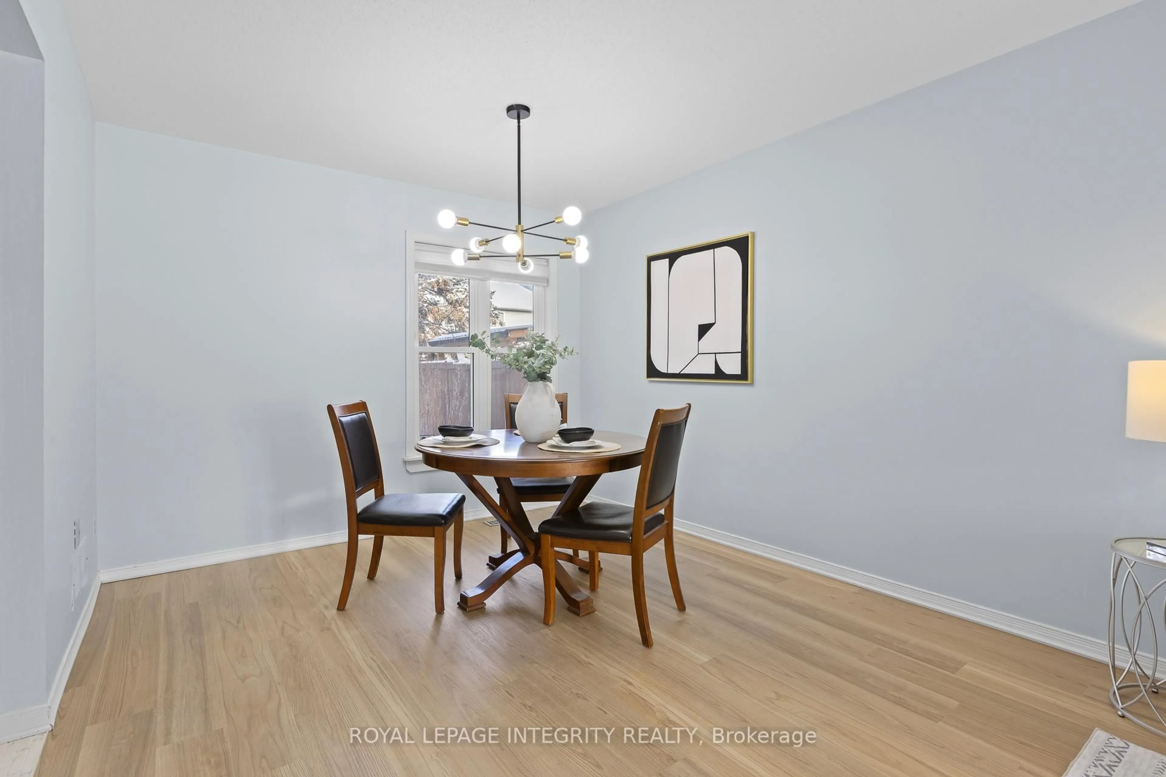 Dining room, wood/laminate floor for 11 Royal Field Cres, Ottawa Ontario K2J 4G1