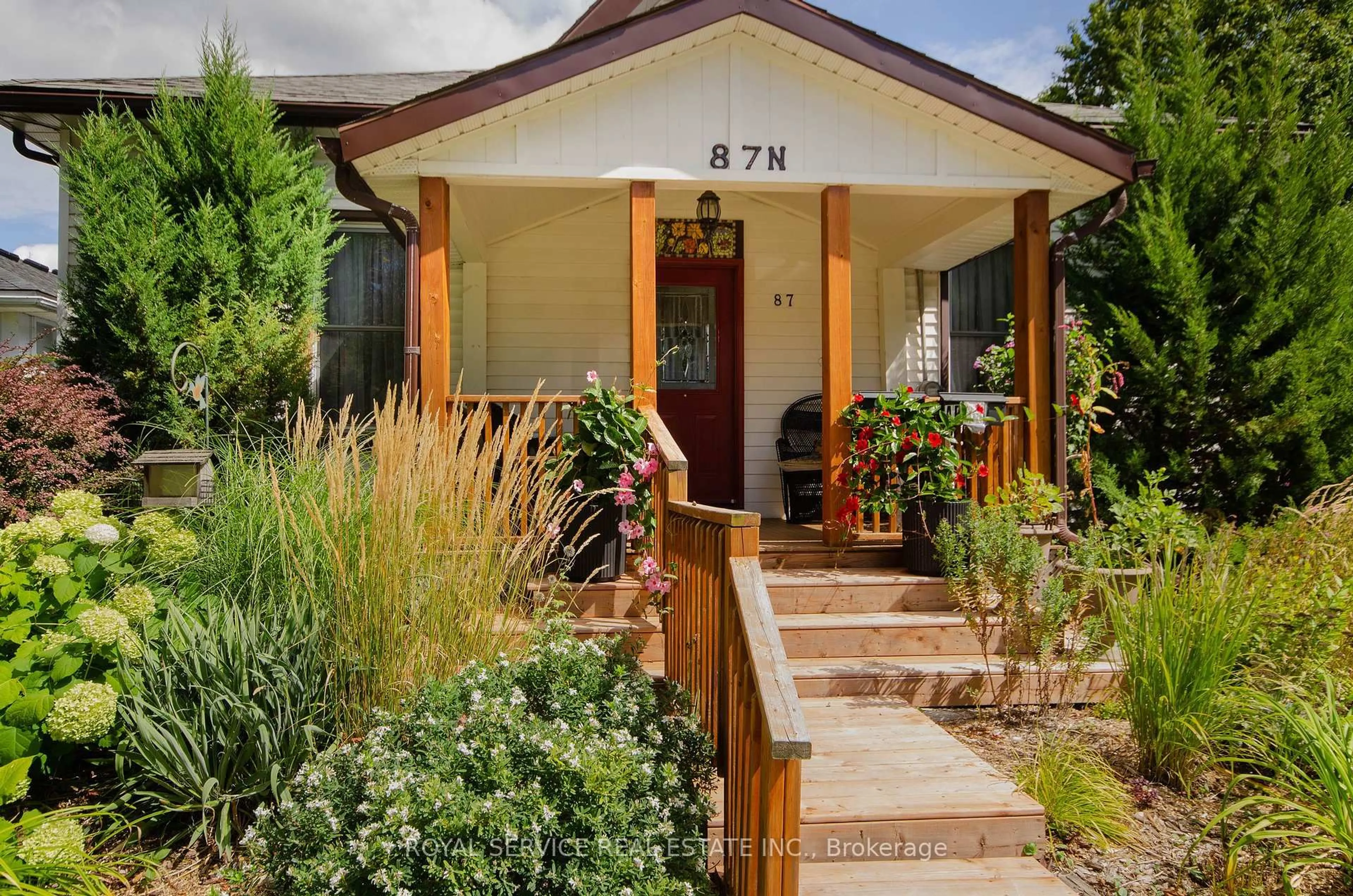 Patio, street for 87 Hope St, Port Hope Ontario L1A 2N8