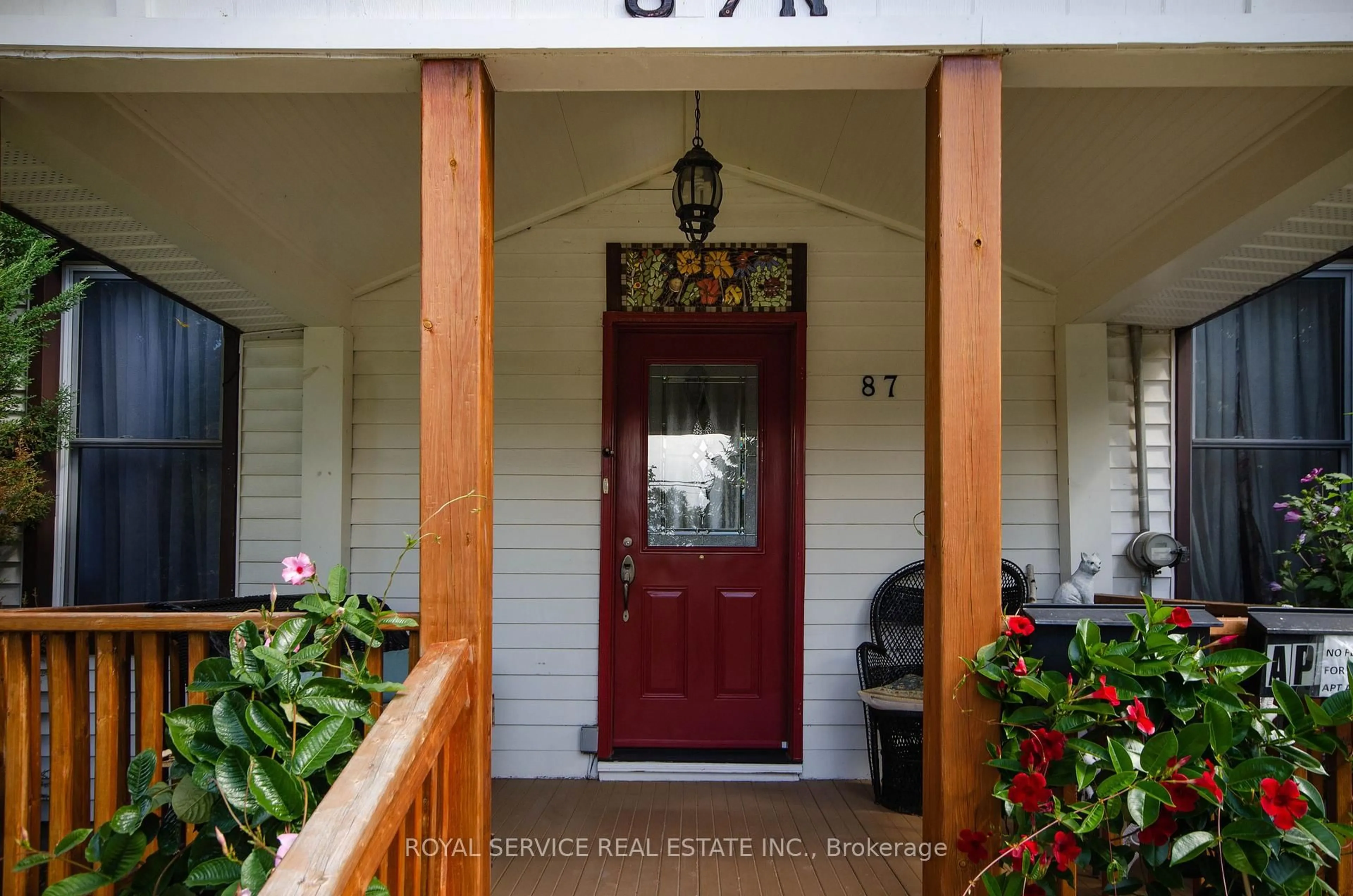 Indoor entryway for 87 Hope St, Port Hope Ontario L1A 2N8