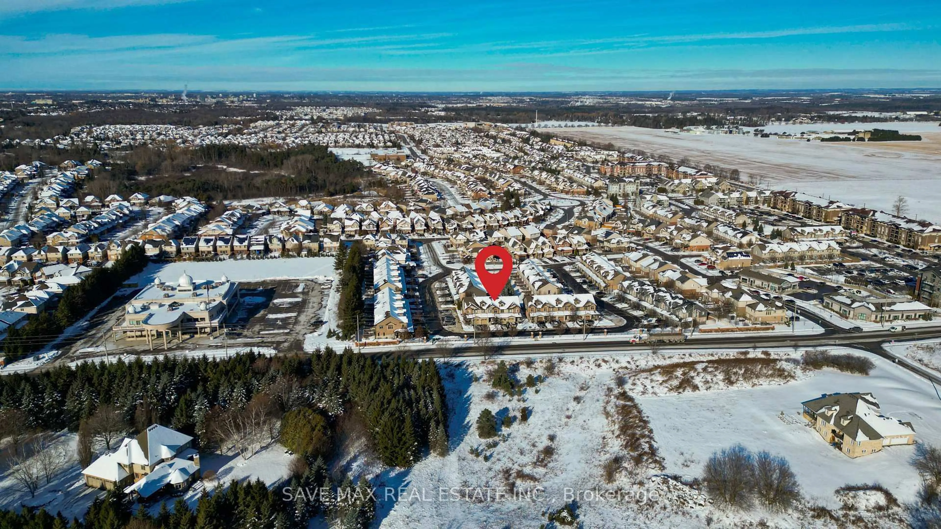 A pic from outside/outdoor area/front of a property/back of a property/a pic from drone, street for 34 Arlington Cres #34, Guelph Ontario N1L 0K9