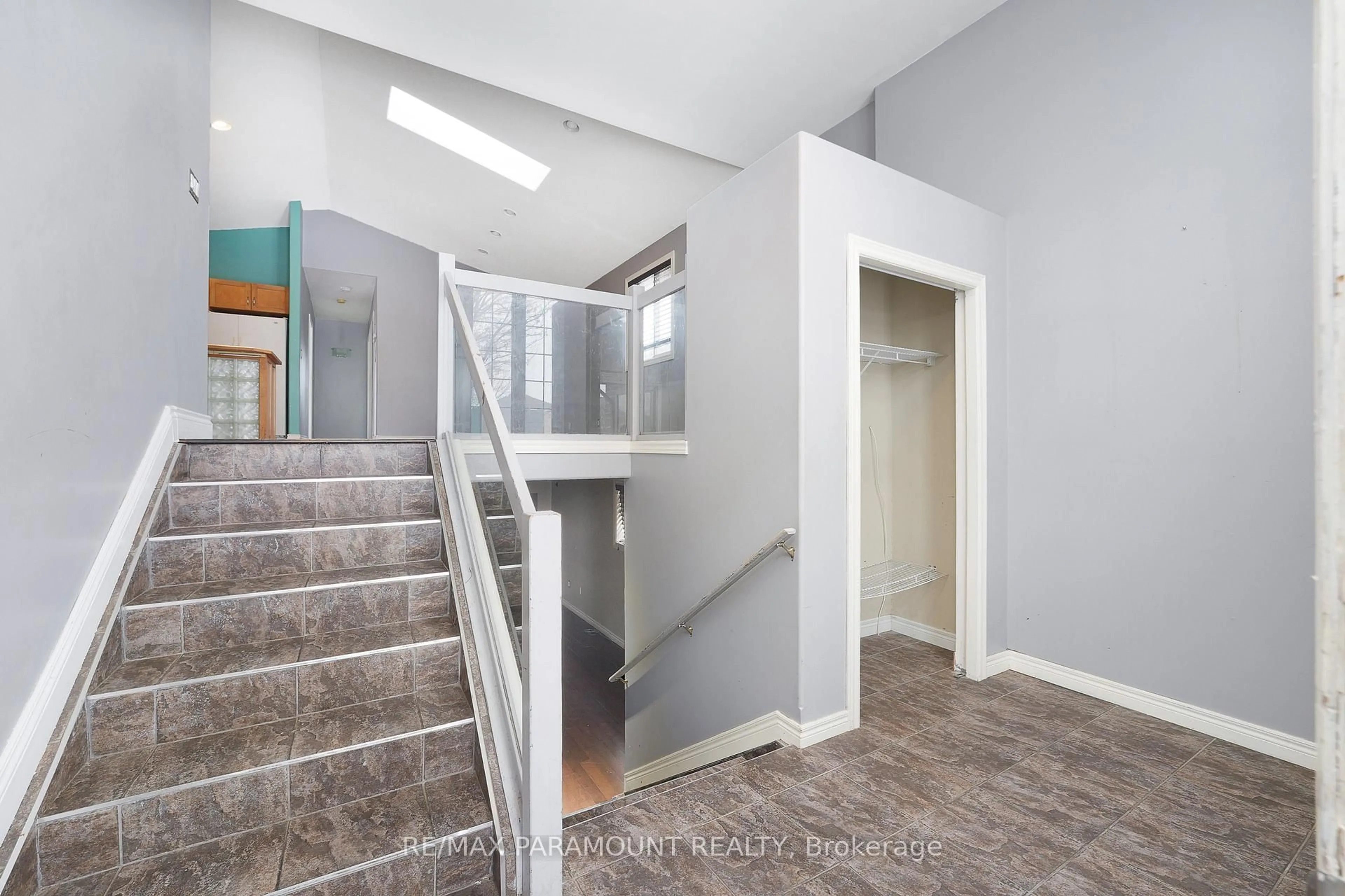 Unknown for 1505 Highnoon Dr, Windsor Ontario N9G 3B6