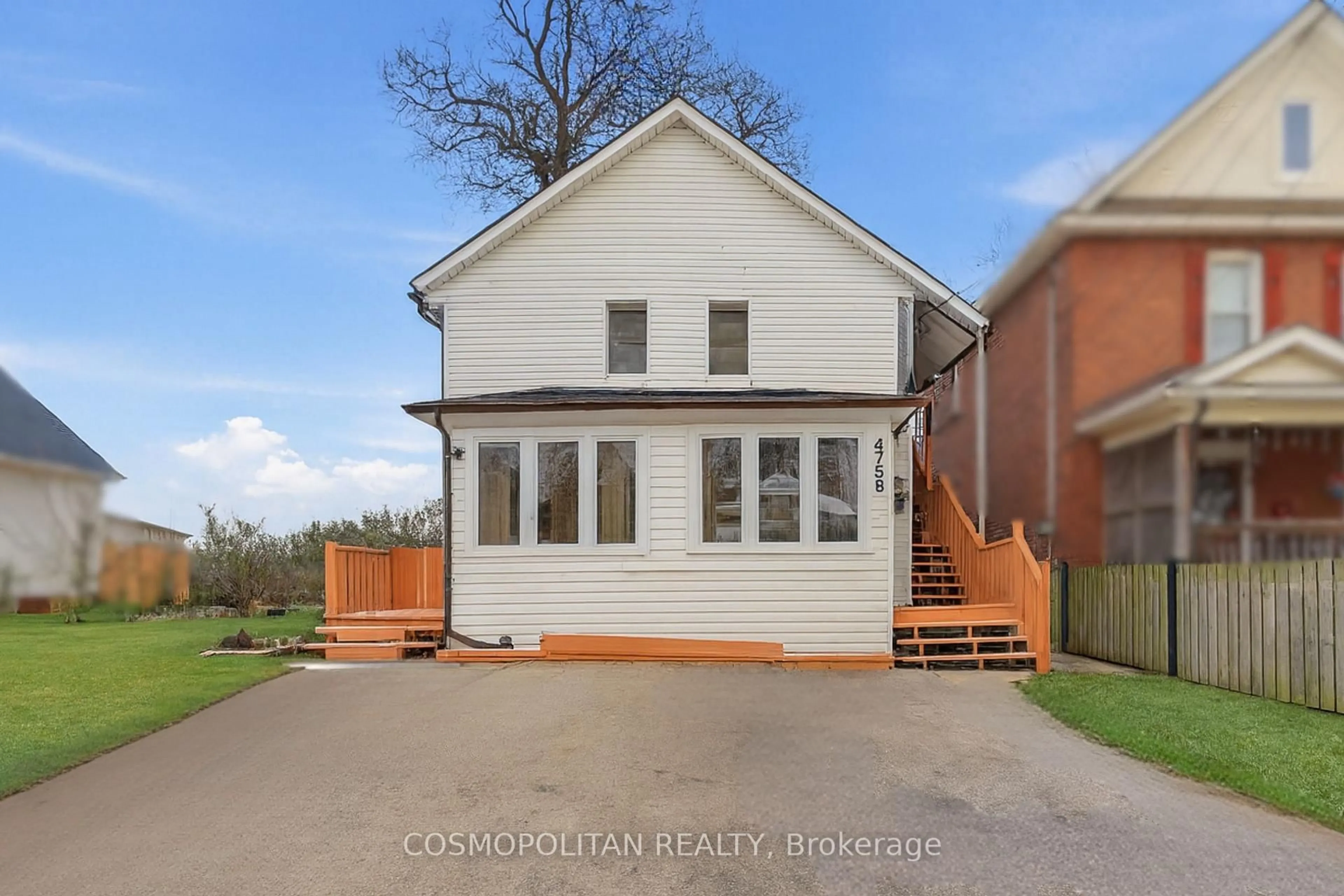 A pic from outside/outdoor area/front of a property/back of a property/a pic from drone, street for 4758 SECOND Ave, Niagara Falls Ontario L2E 4H8