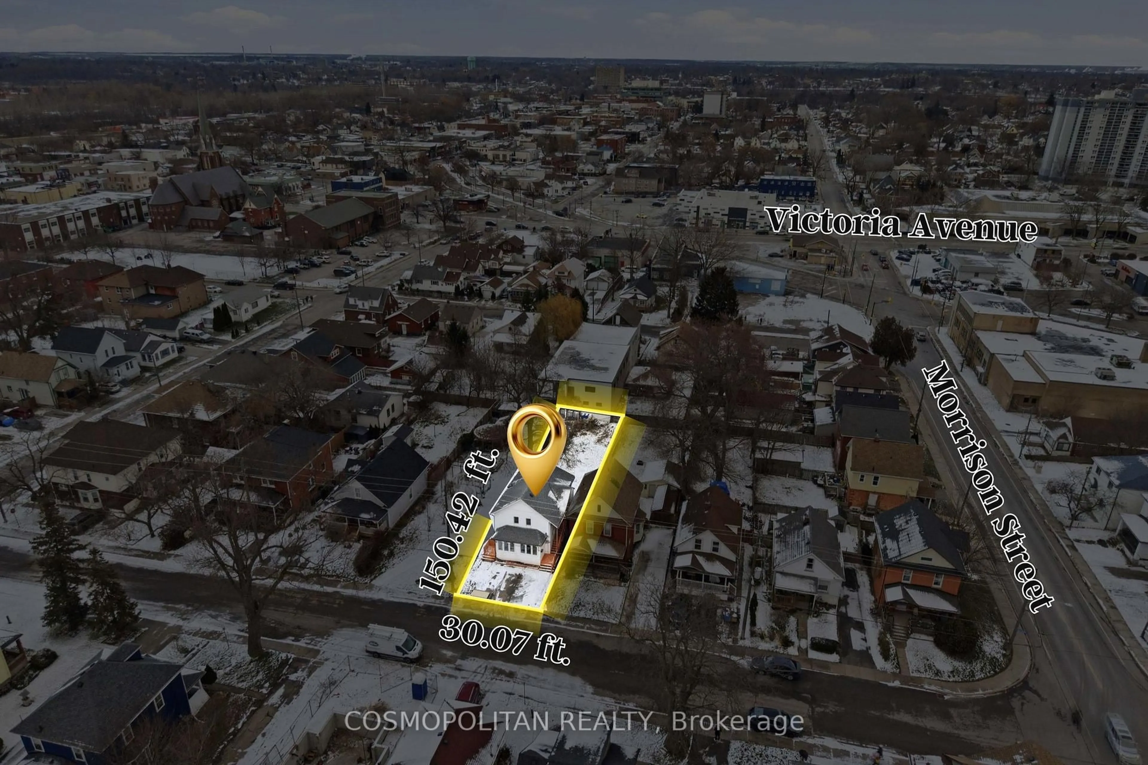 A pic from outside/outdoor area/front of a property/back of a property/a pic from drone, street for 4758 SECOND Ave, Niagara Falls Ontario L2E 4H8