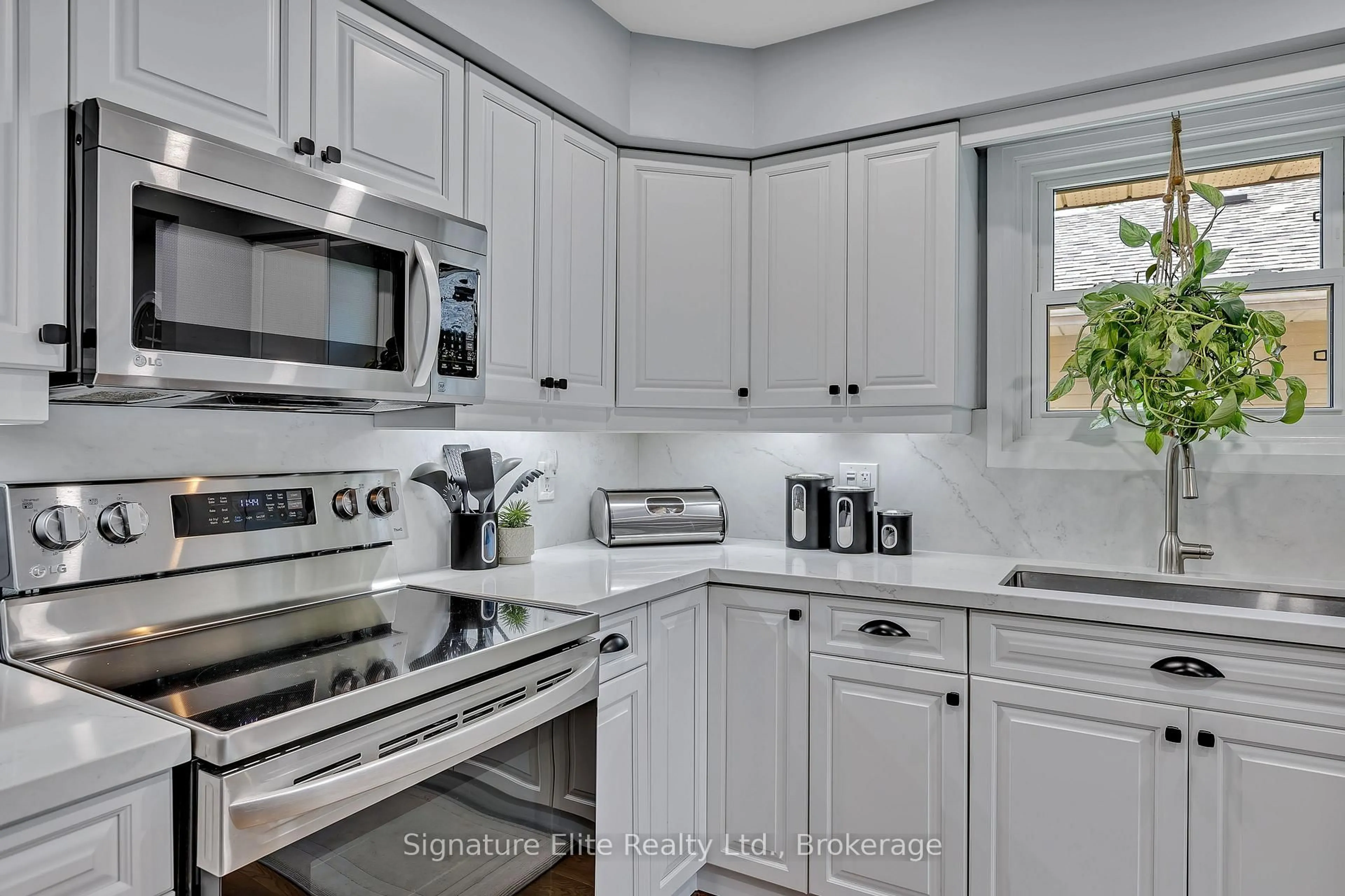 Unknown for 270 Sherin Ave, Peterborough Ontario K9J 1B6