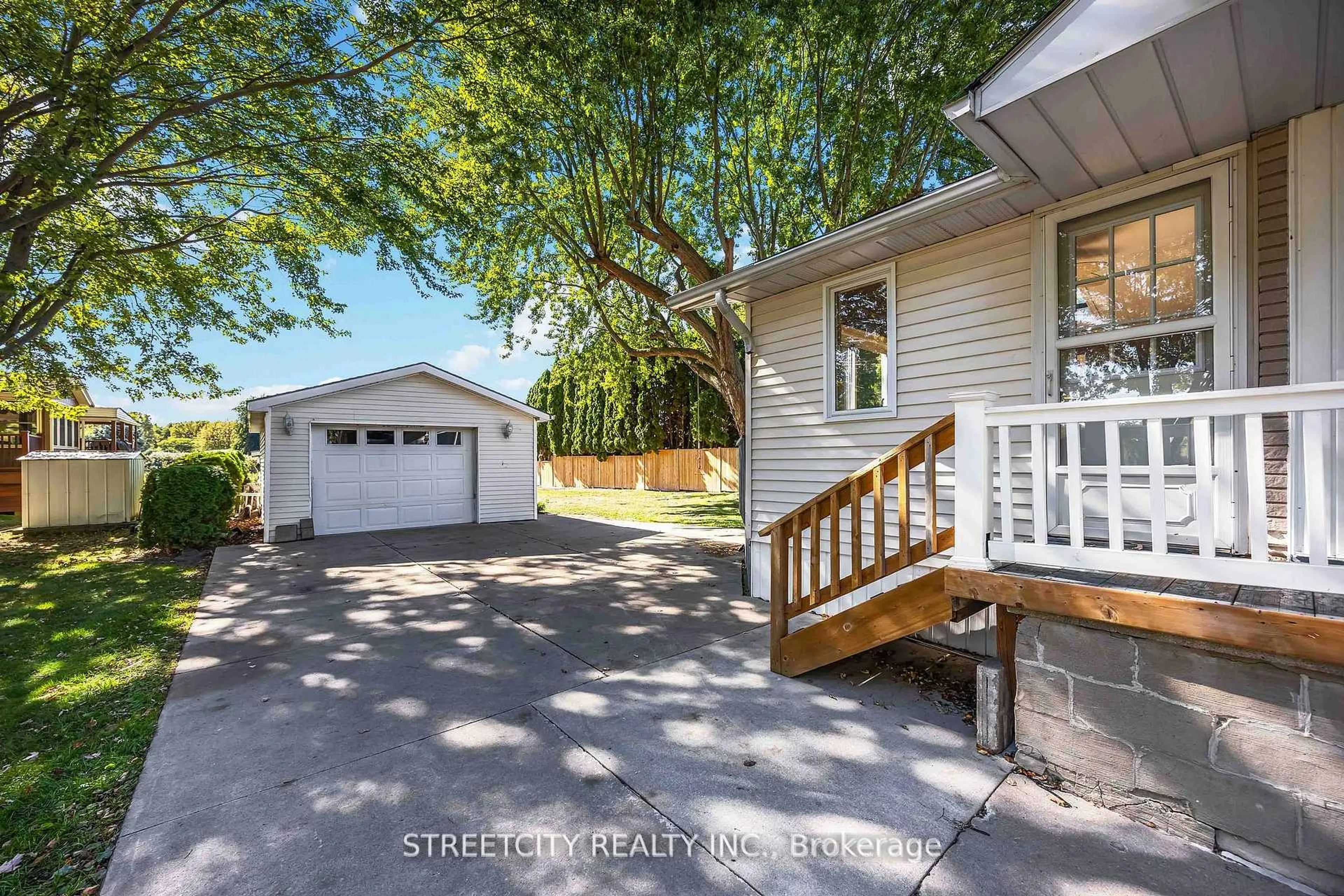 A pic from outside/outdoor area/front of a property/back of a property/a pic from drone, street for 4767 St. Clair Pkwy, St. Clair Ontario N0P 2B0